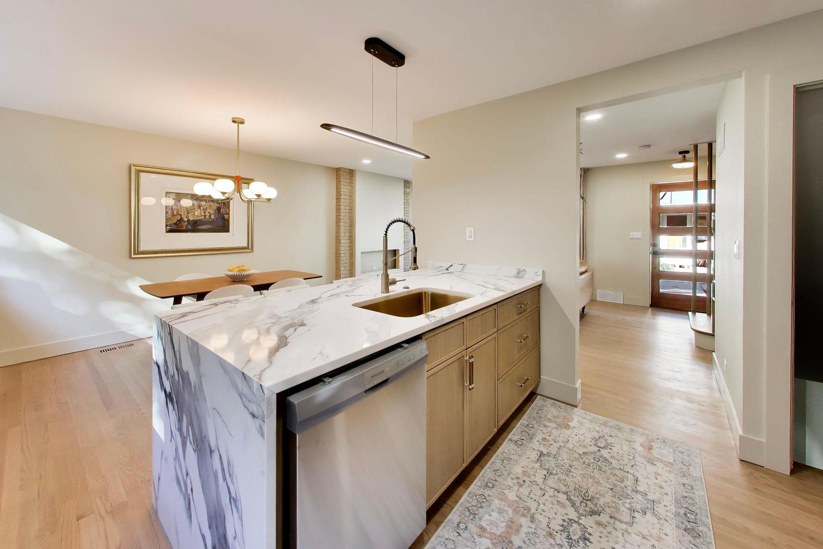 406 South Boulevard C Property Photo 6