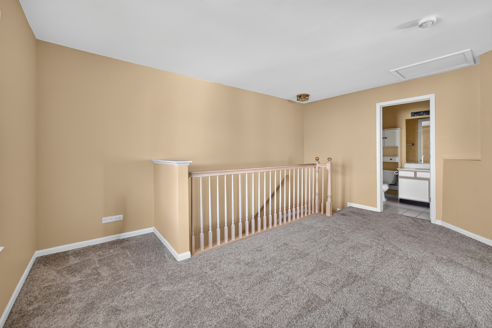 319 Windsor Court B Property Photo 13
