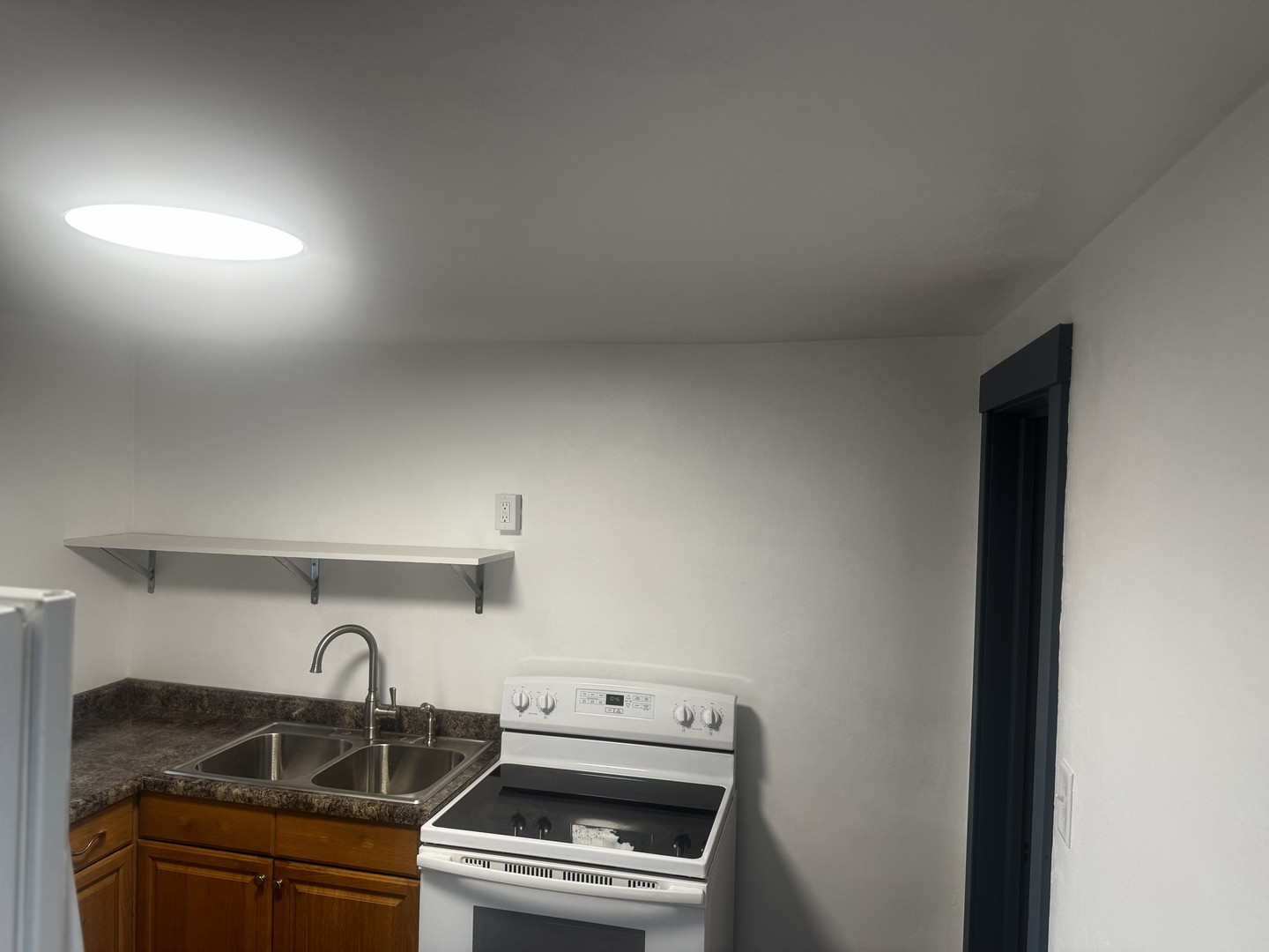 105 University Street 2 Property Photo 6