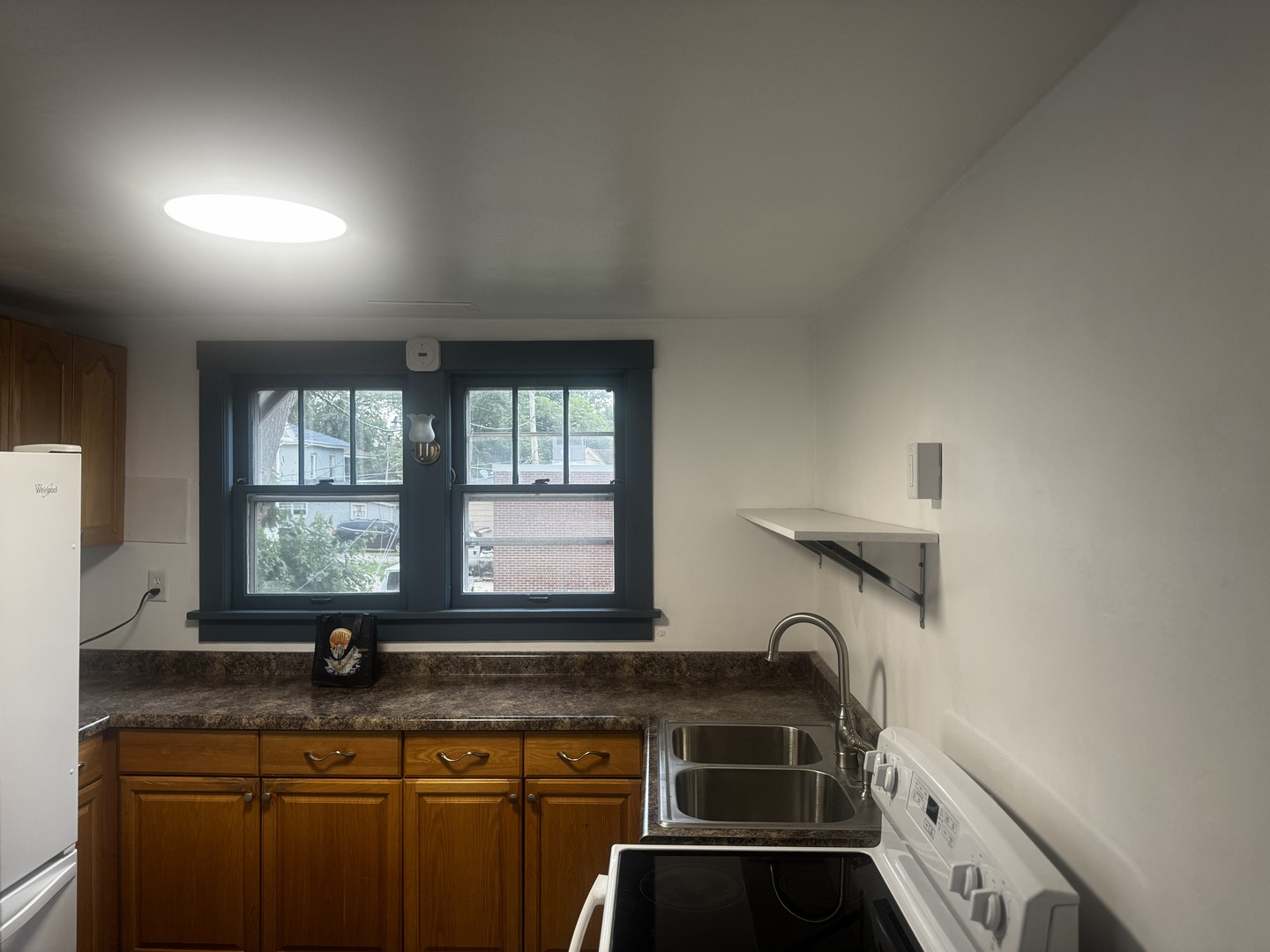 105 University Street 2 Property Photo 7