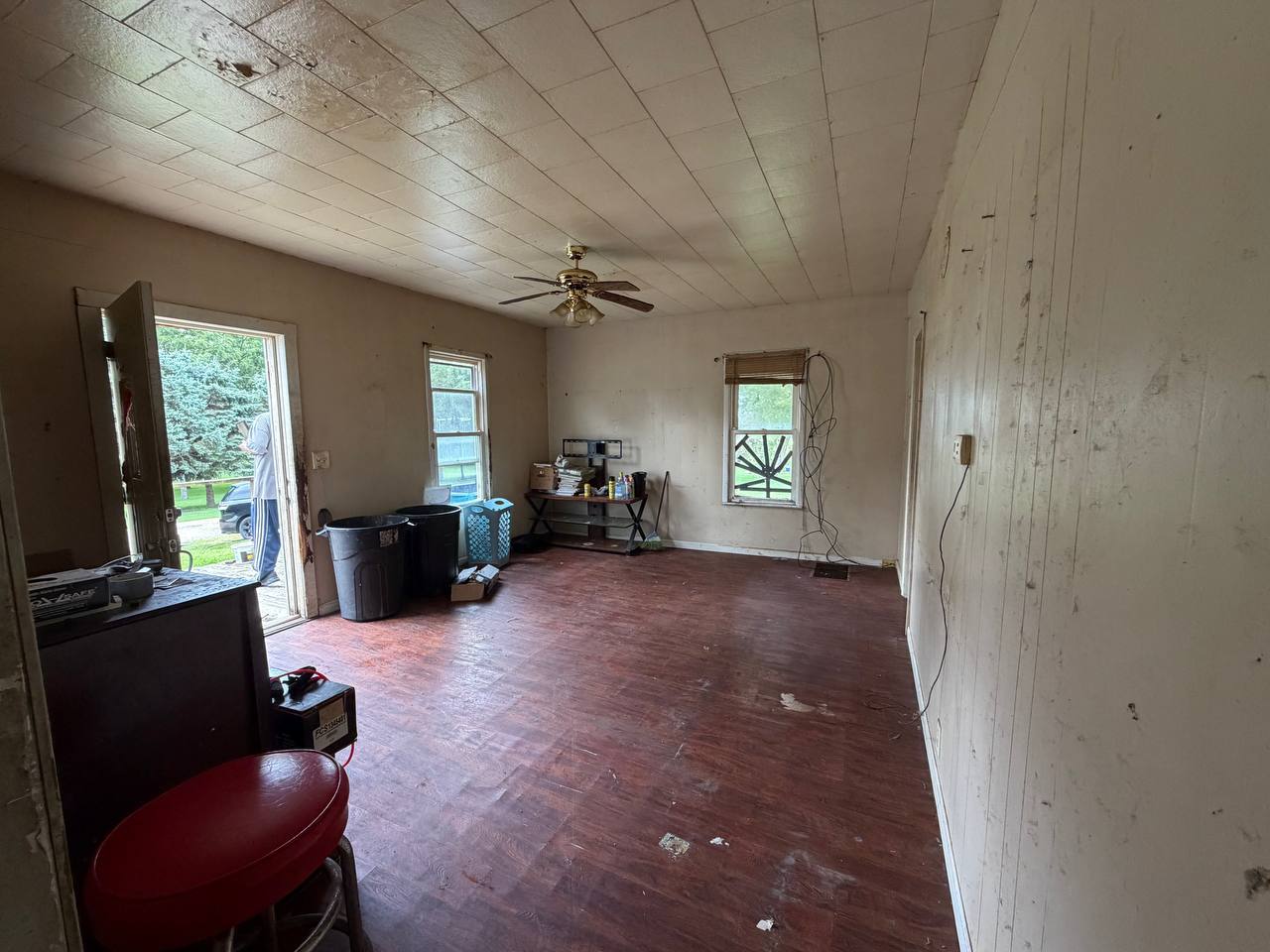 105 W Lincoln Avenue Property Photo 3