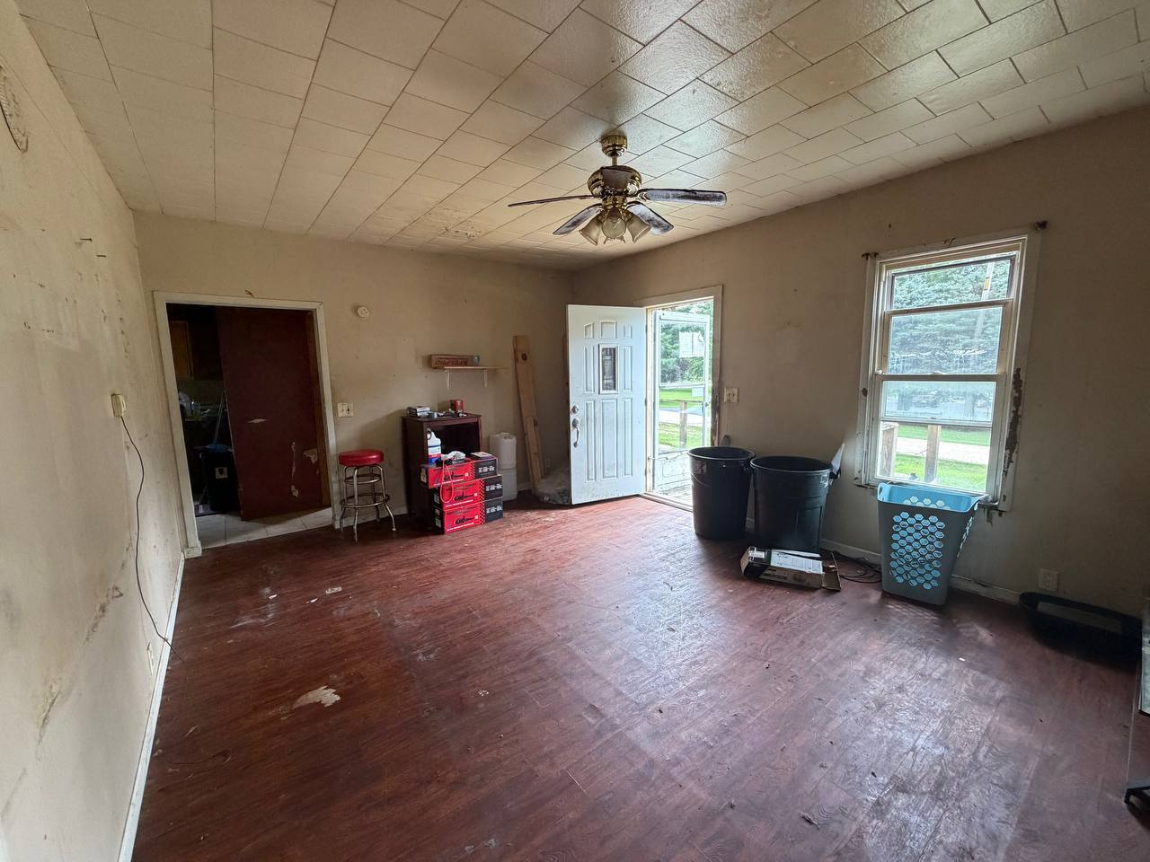 105 W Lincoln Avenue Property Photo 4