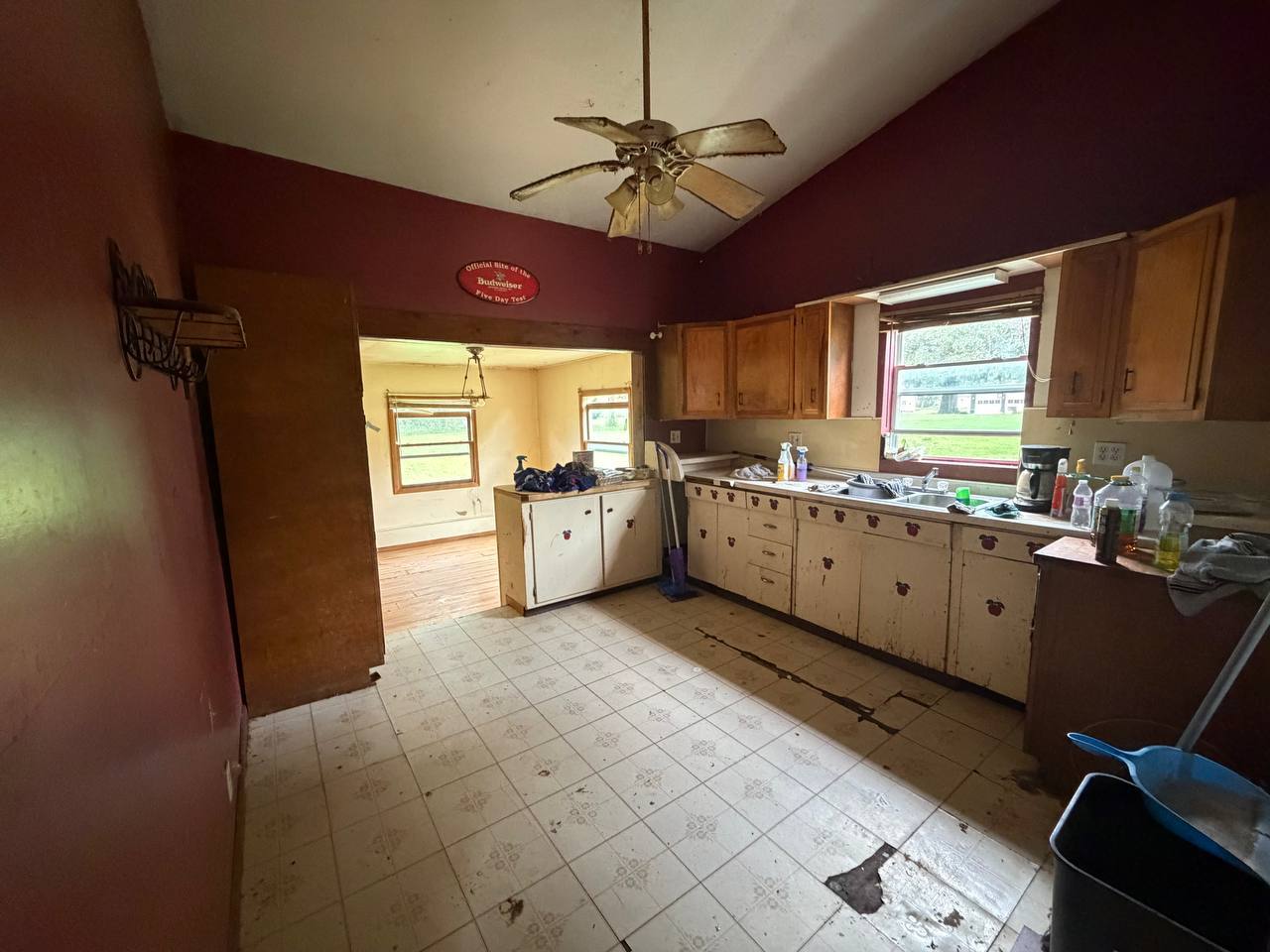 105 W Lincoln Avenue Property Photo 6
