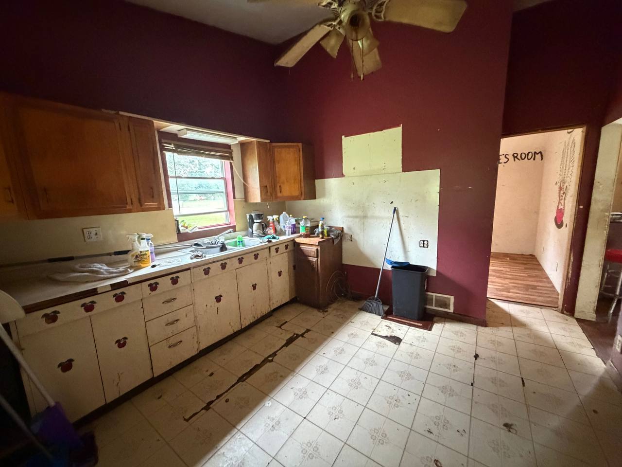 105 W Lincoln Avenue Property Photo 7