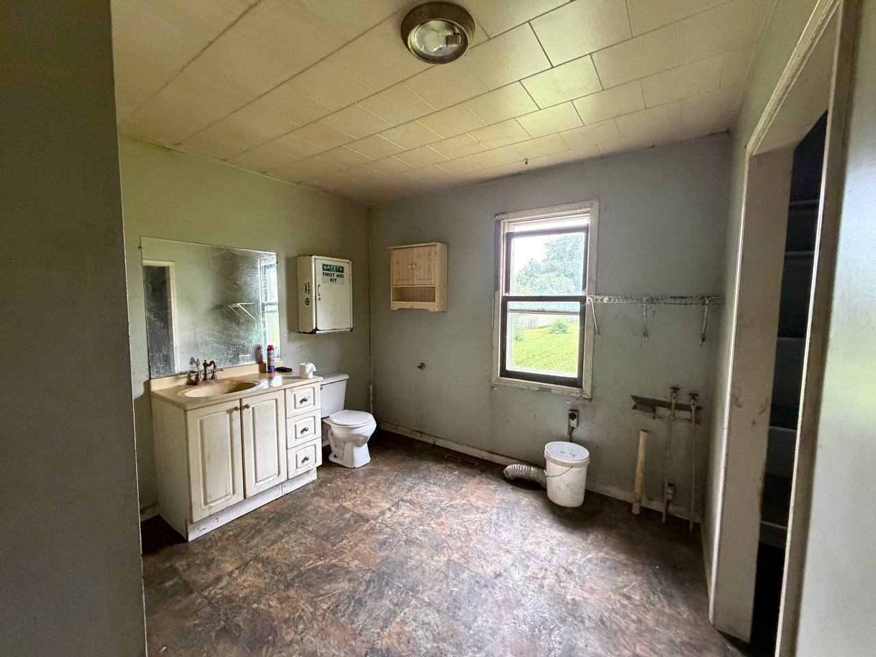 105 W Lincoln Avenue Property Photo 13