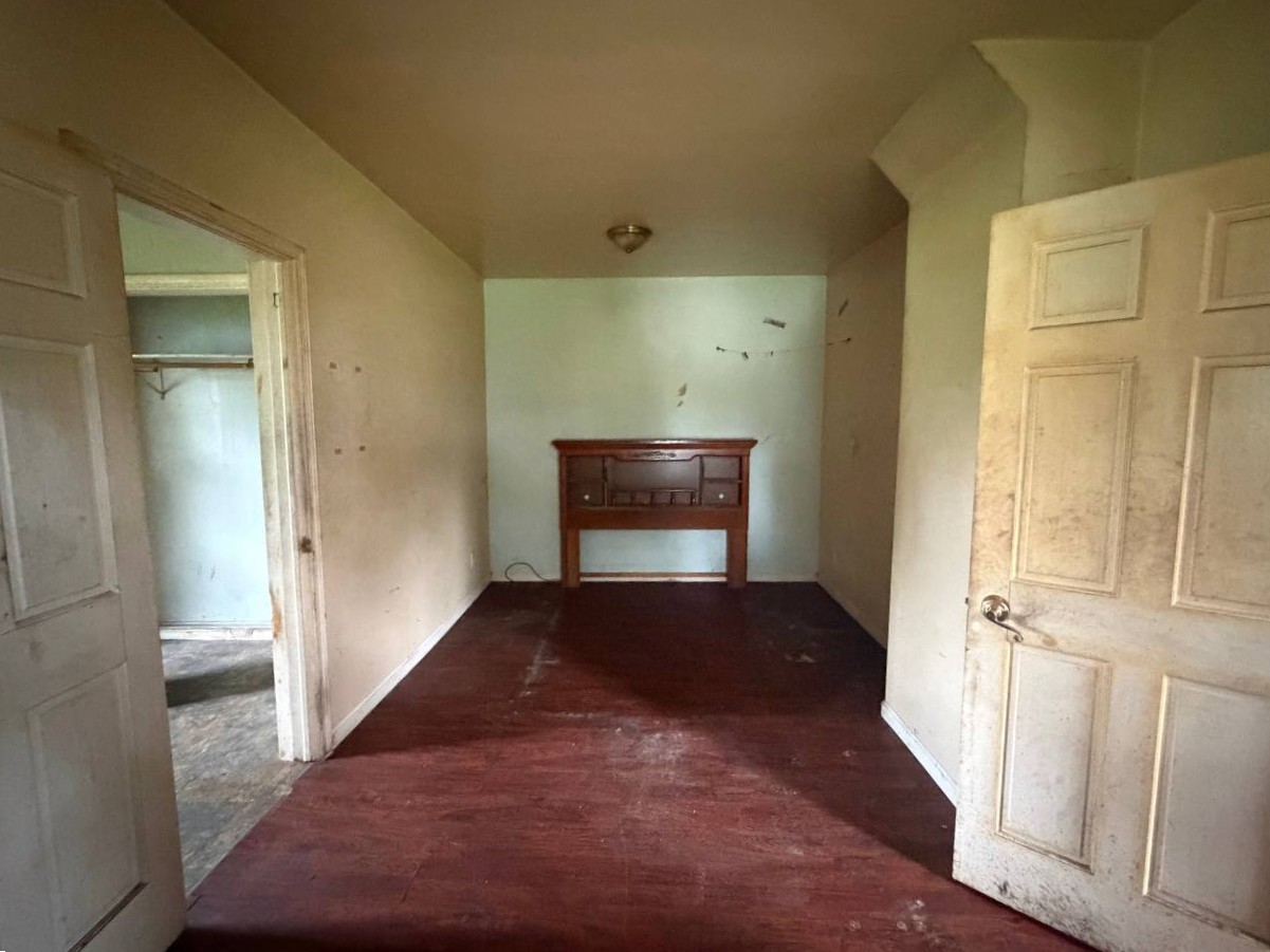 105 W Lincoln Avenue Property Photo 14