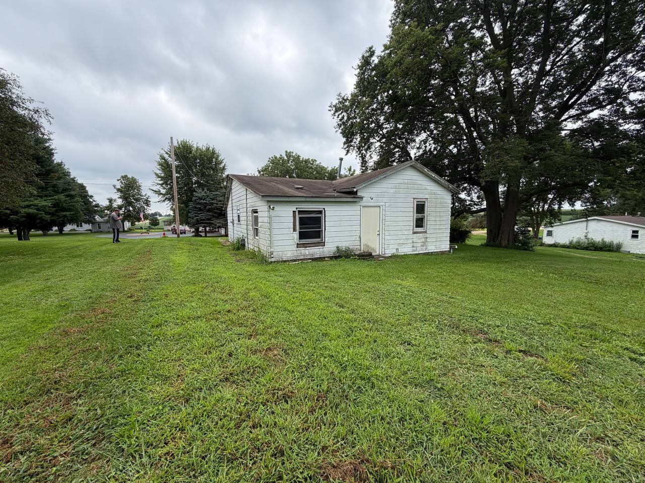 105 W Lincoln Avenue Property Photo 23