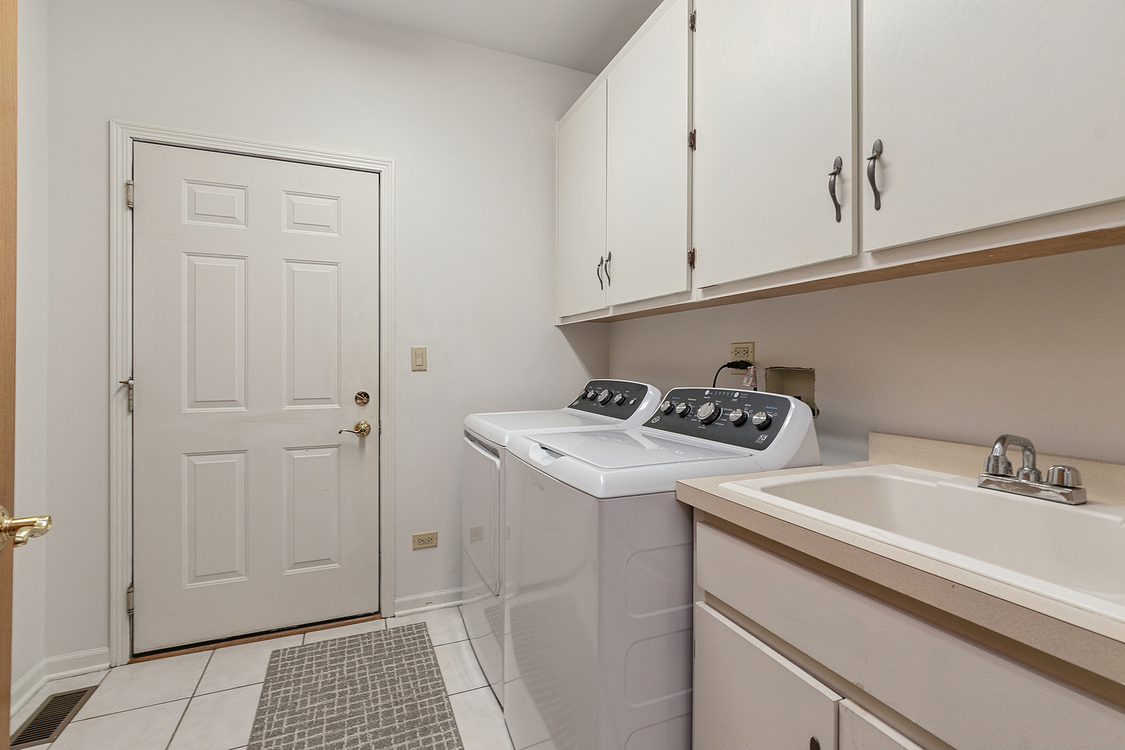 12306 S Nagle Avenue Property Photo 38