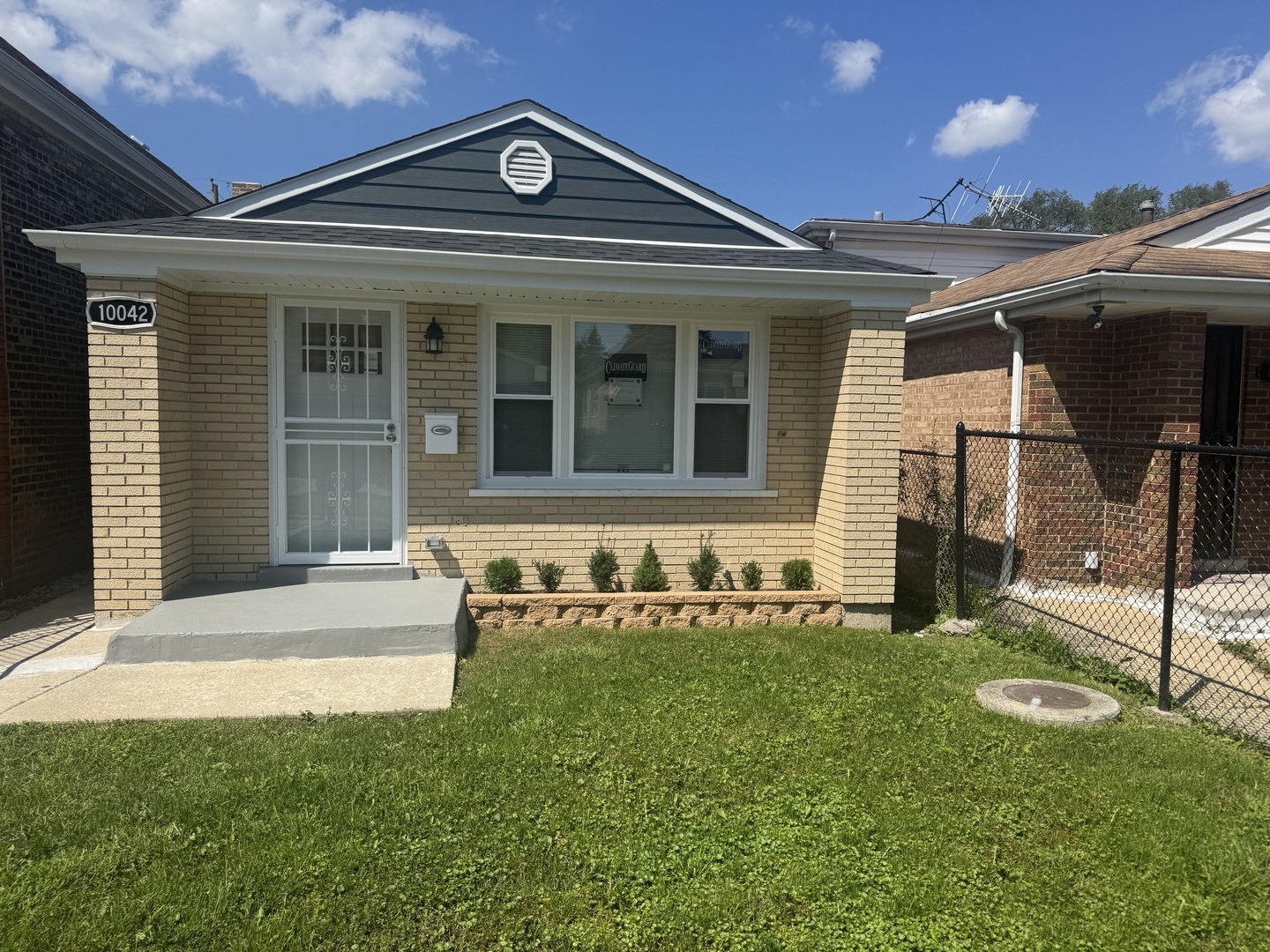10042 S Princeton Avenue Property Photo 3