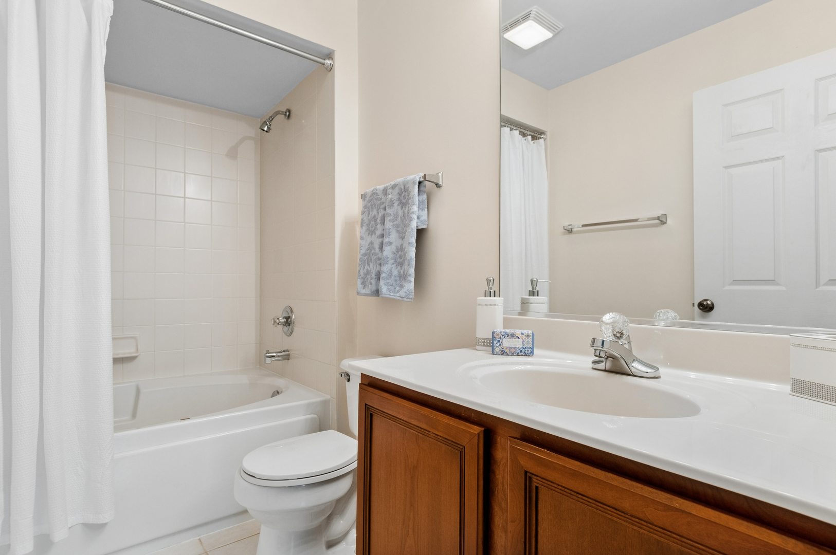 2911 Bartlett Court 104 Property Photo 15
