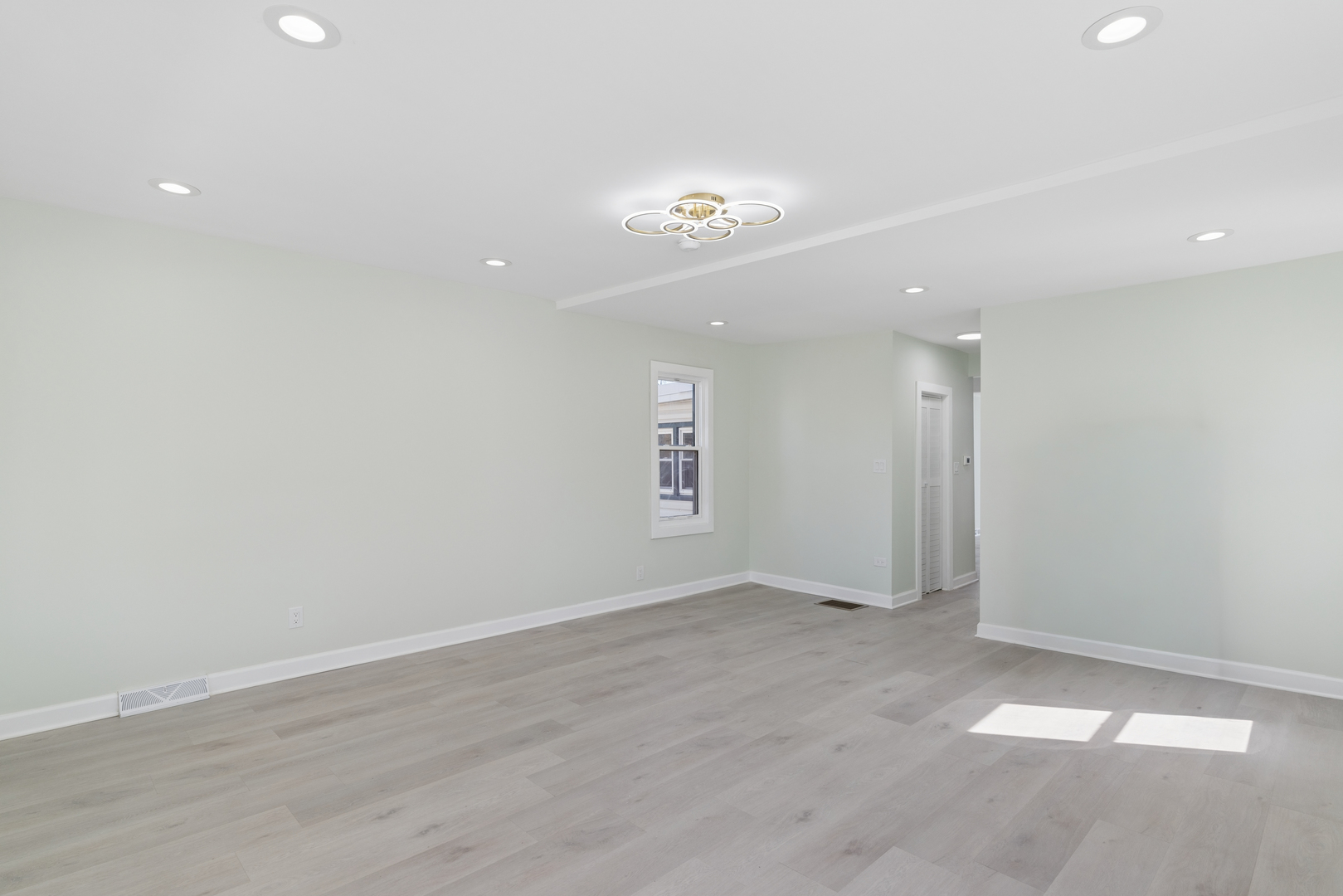 6347 S Kenneth Avenue Property Photo 11