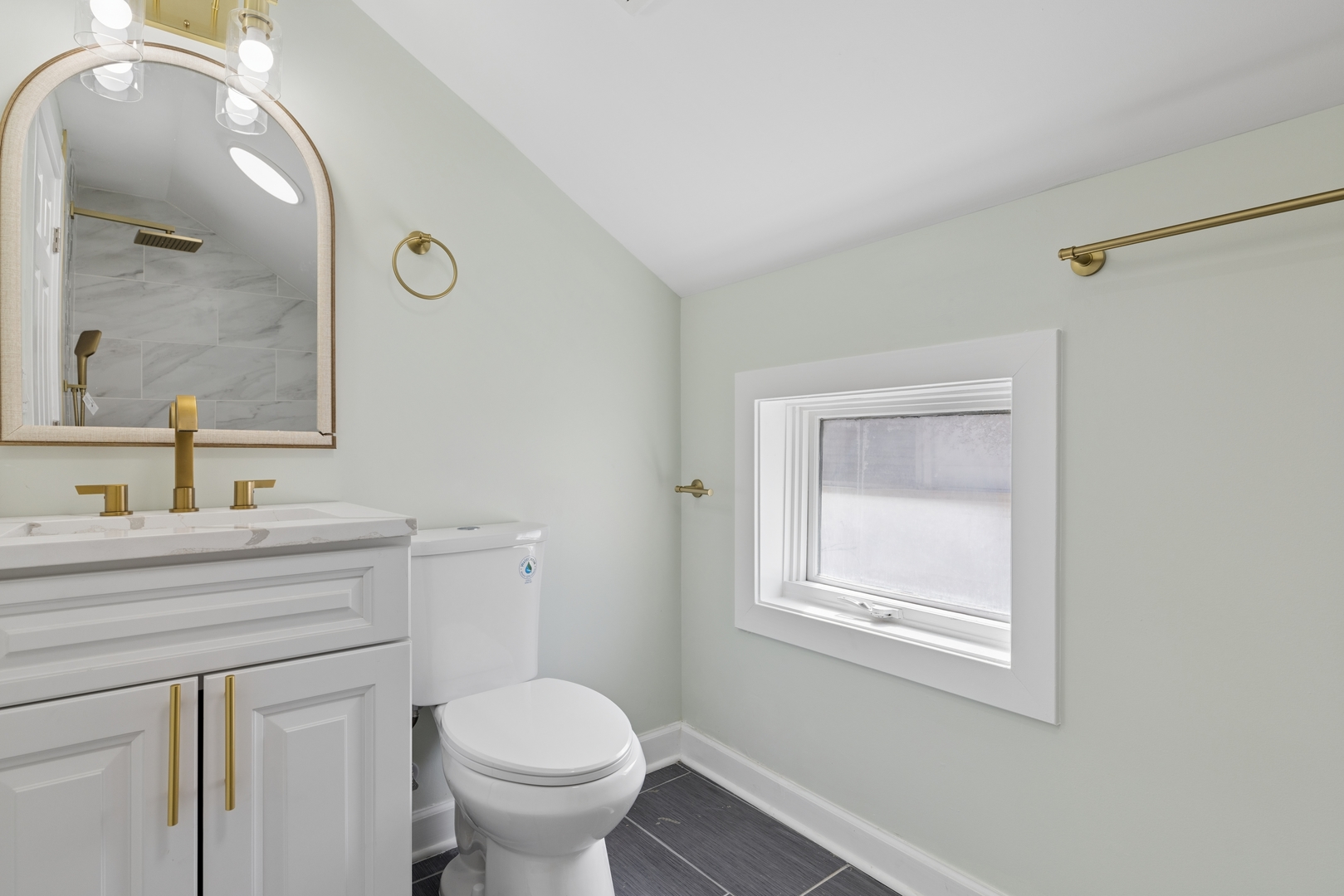 6347 S Kenneth Avenue Property Photo 15