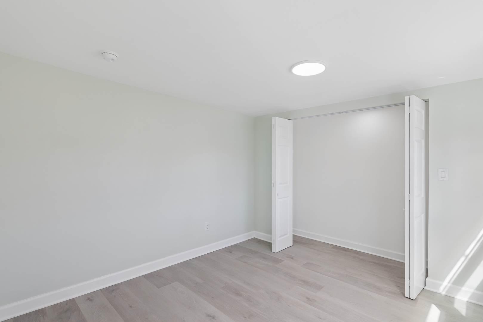 6347 S Kenneth Avenue Property Photo 16
