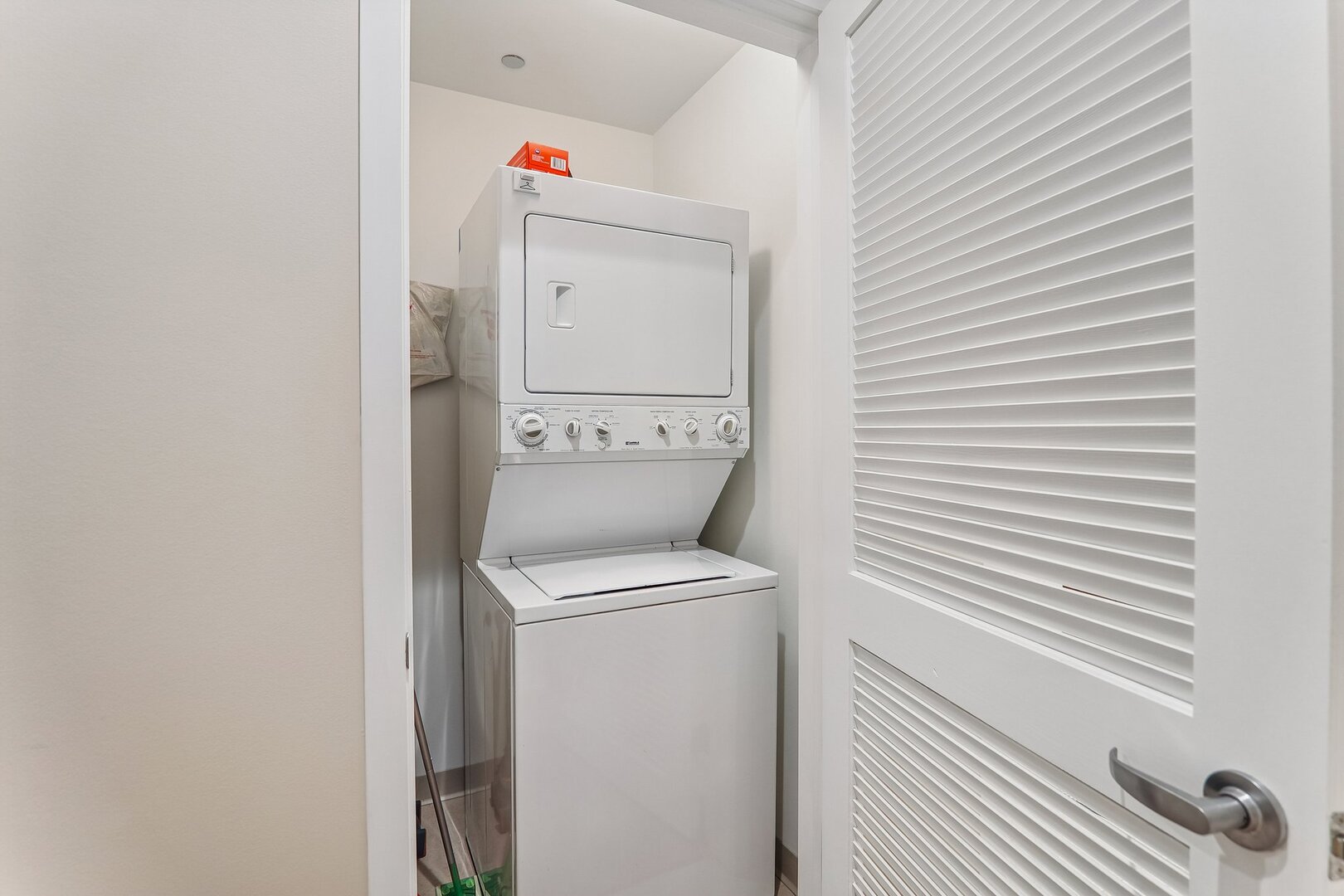 65 E Monroe Street 4407 Property Photo 10