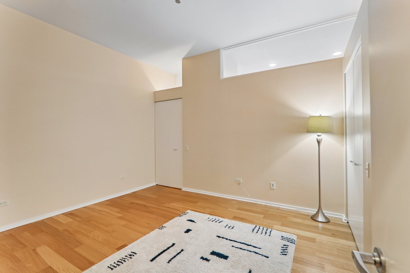 65 E Monroe Street 4407 Property Photo 12
