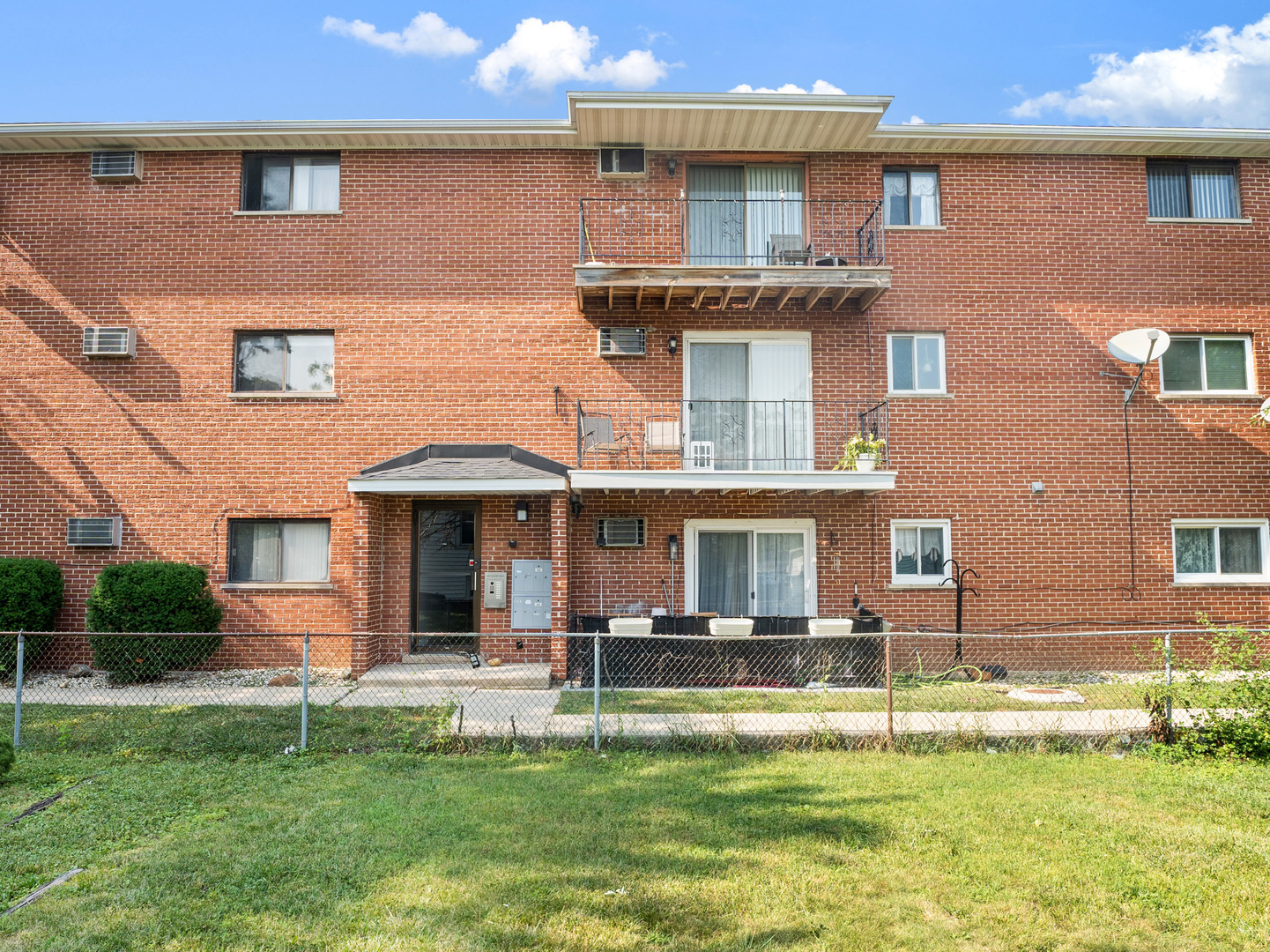 9645 Ridgeland Avenue 201 Property Photo 2