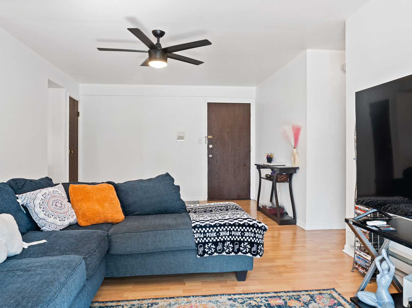 9645 Ridgeland Avenue 201 Property Photo 4