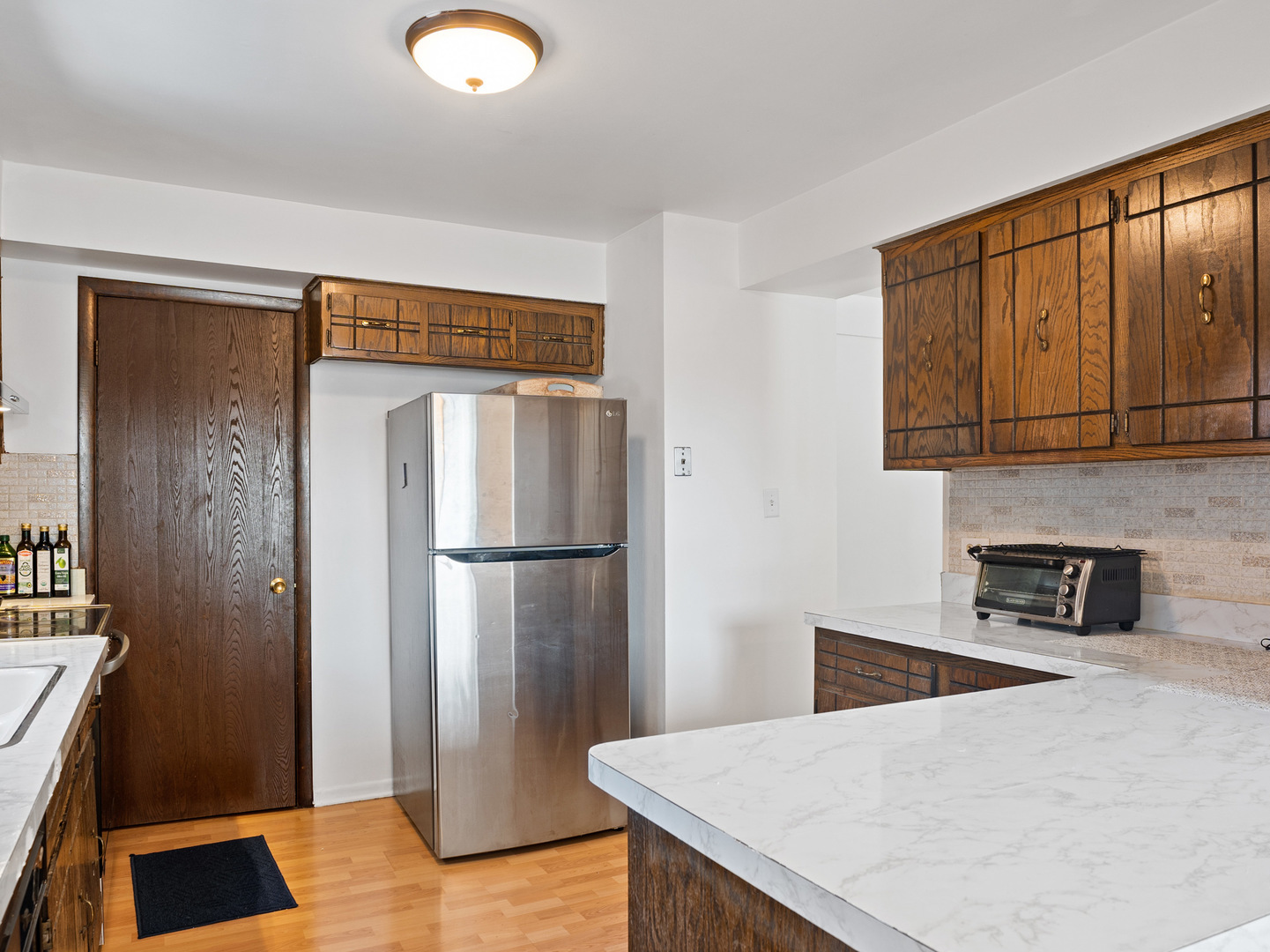 9645 Ridgeland Avenue 201 Property Photo 6