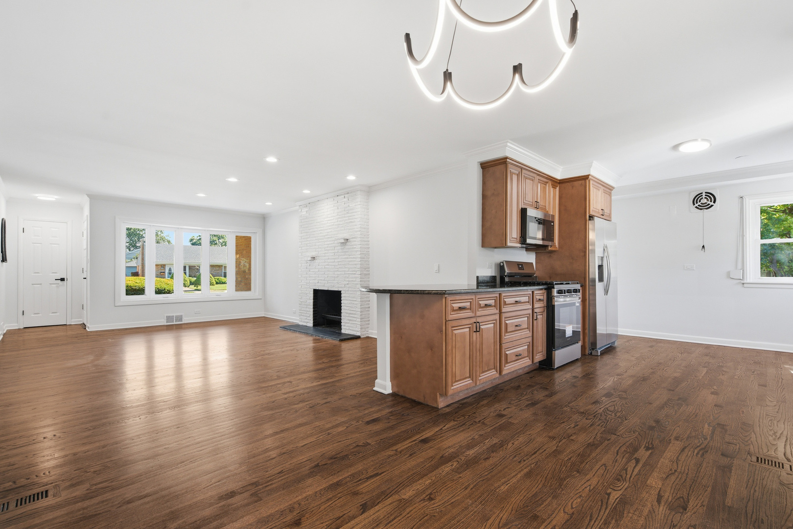 5022 Fargo Avenue Property Photo 8