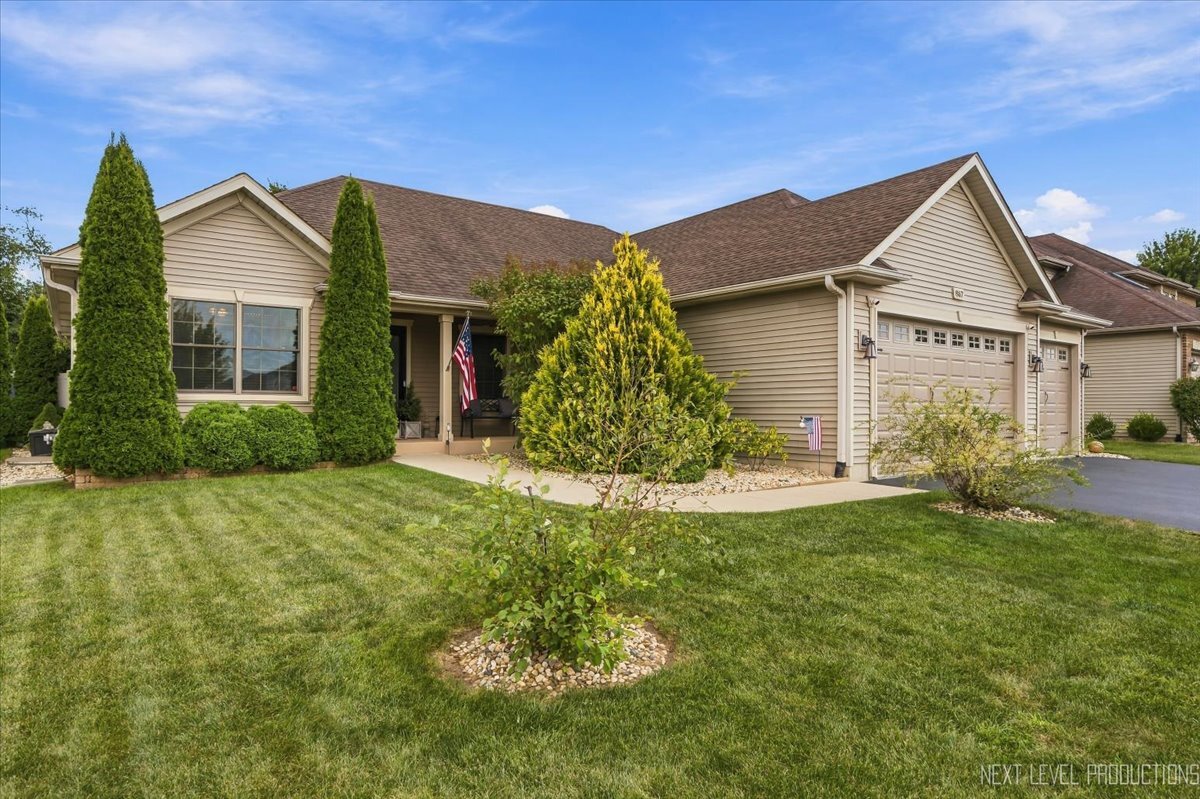 867 Greenfield Turn Property Photo 2