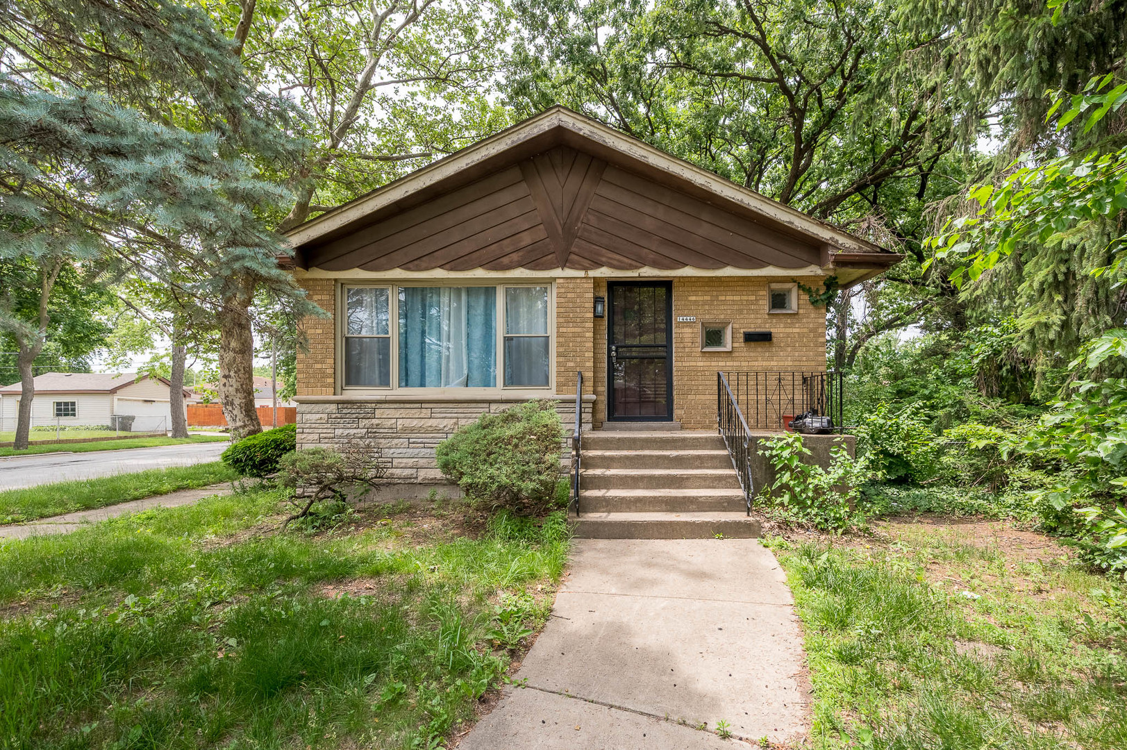 14446 Minerva Avenue Property Photo 1