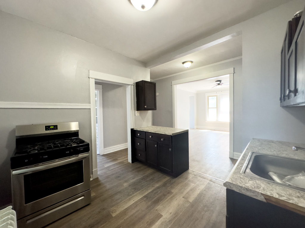 1222 W Rosemont Avenue 1 Property Photo 4