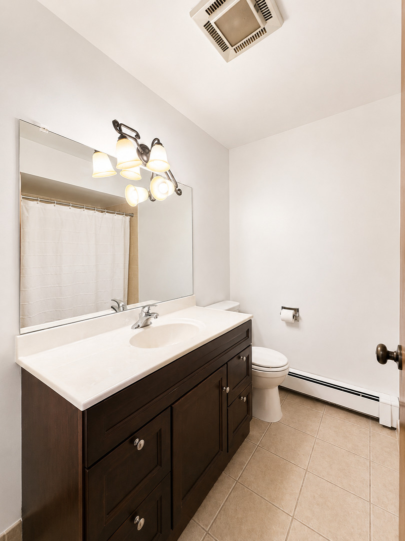5733 W 103rd Street 2w Property Photo 5