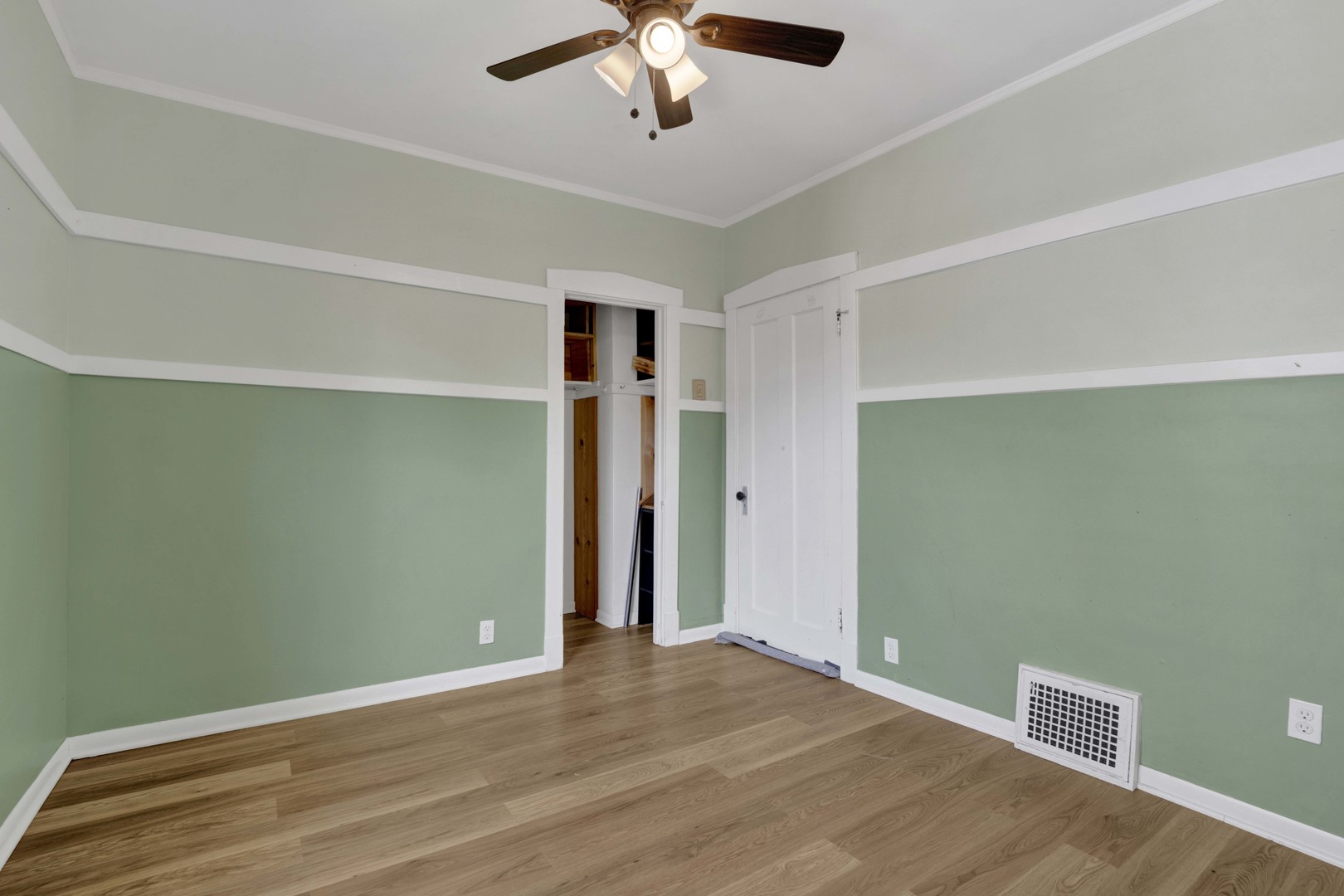 2419 W Berenice Avenue Property Photo 14