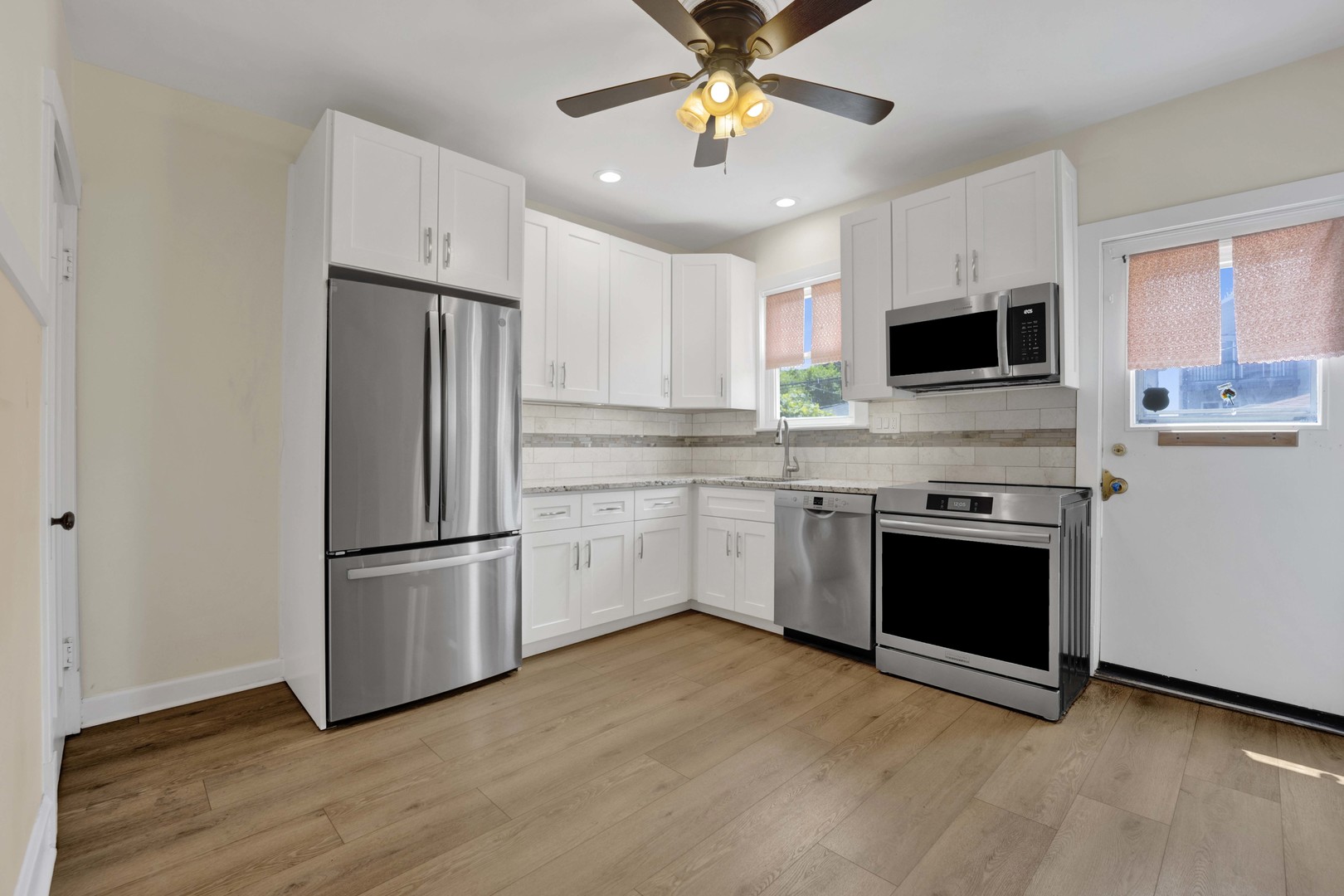 2419 W Berenice Avenue Property Photo 15