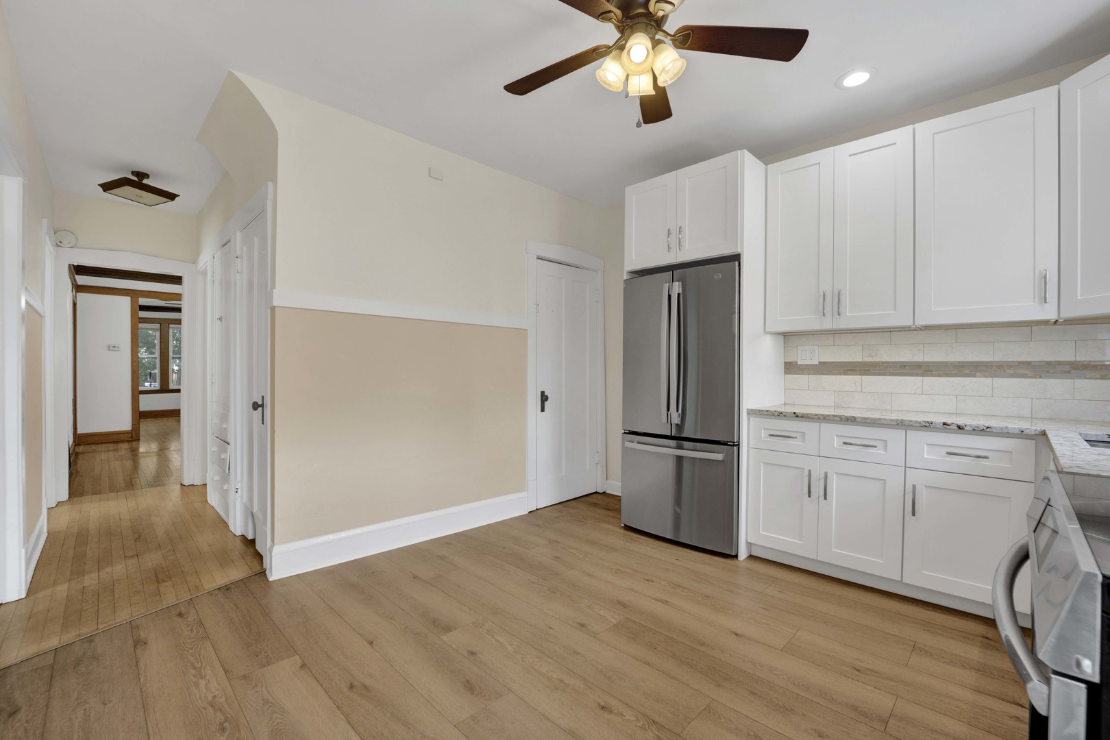 2419 W Berenice Avenue Property Photo 16