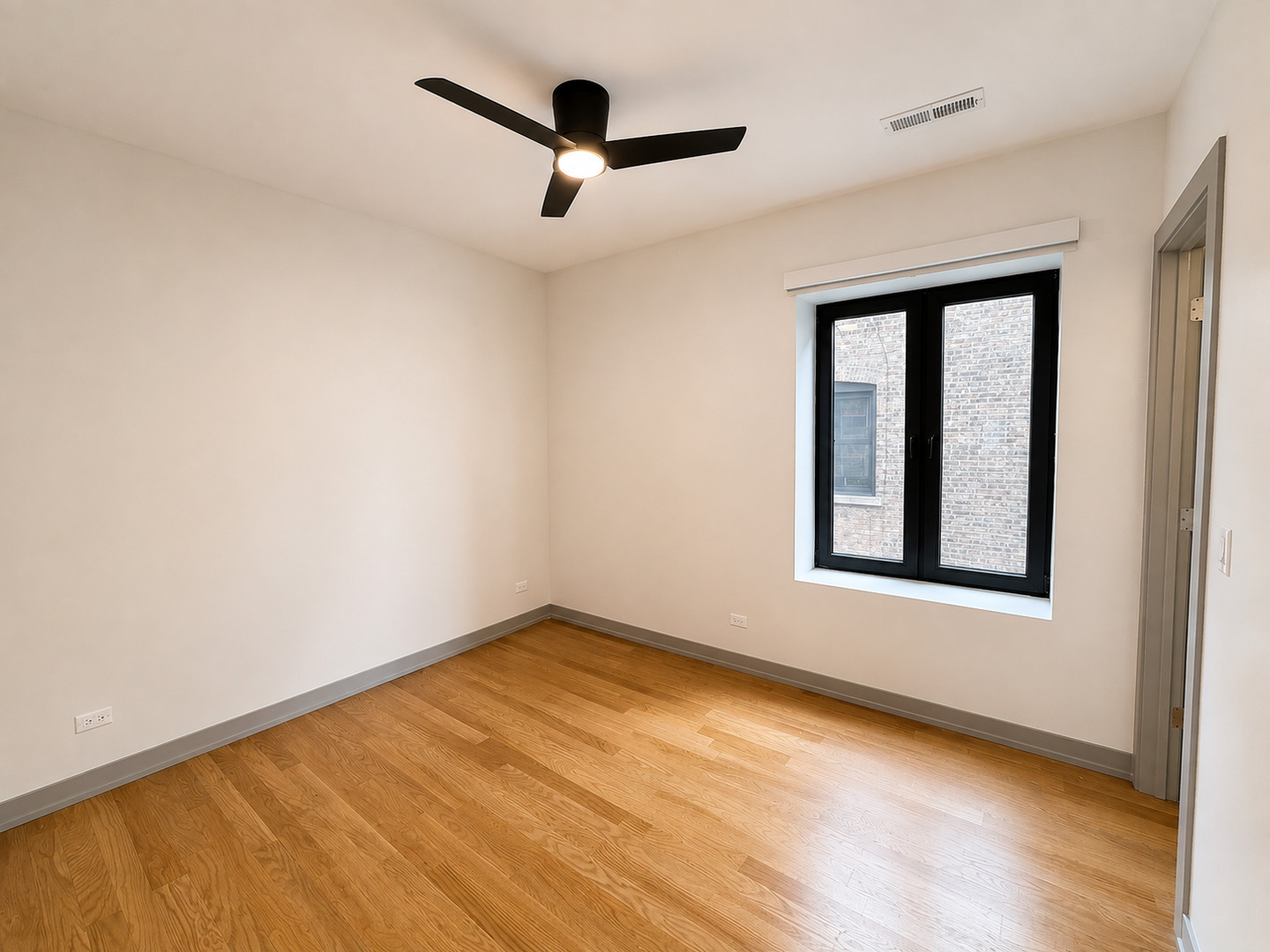 1333 W Estes Avenue 2a Property Photo 14