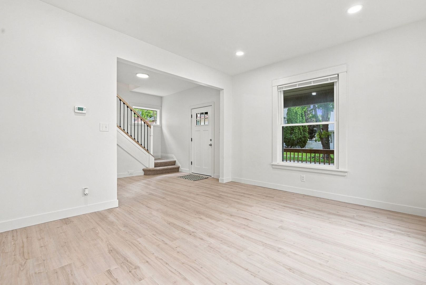 387 S Evergreen Avenue Property Photo 5