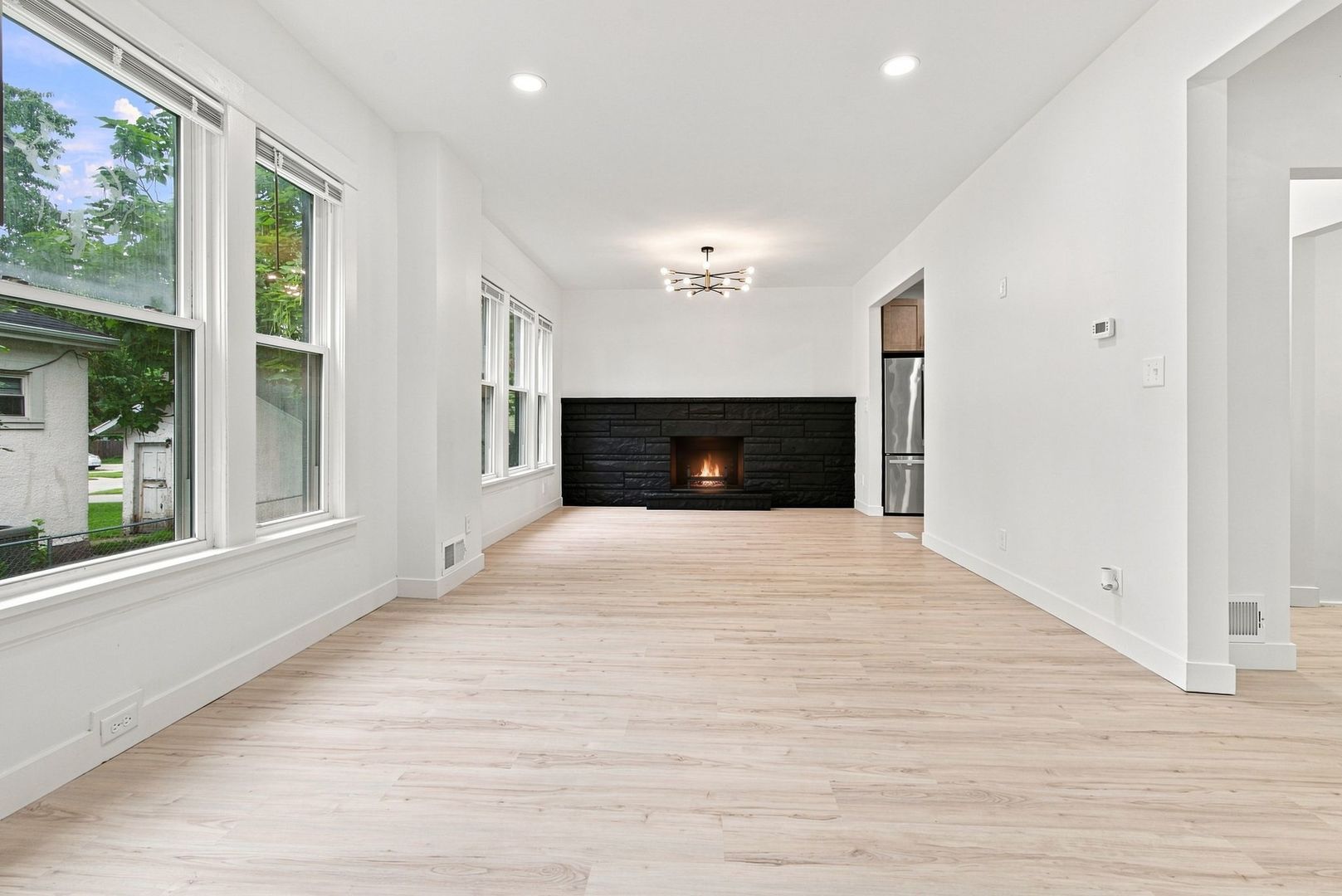 387 S Evergreen Avenue Property Photo 8