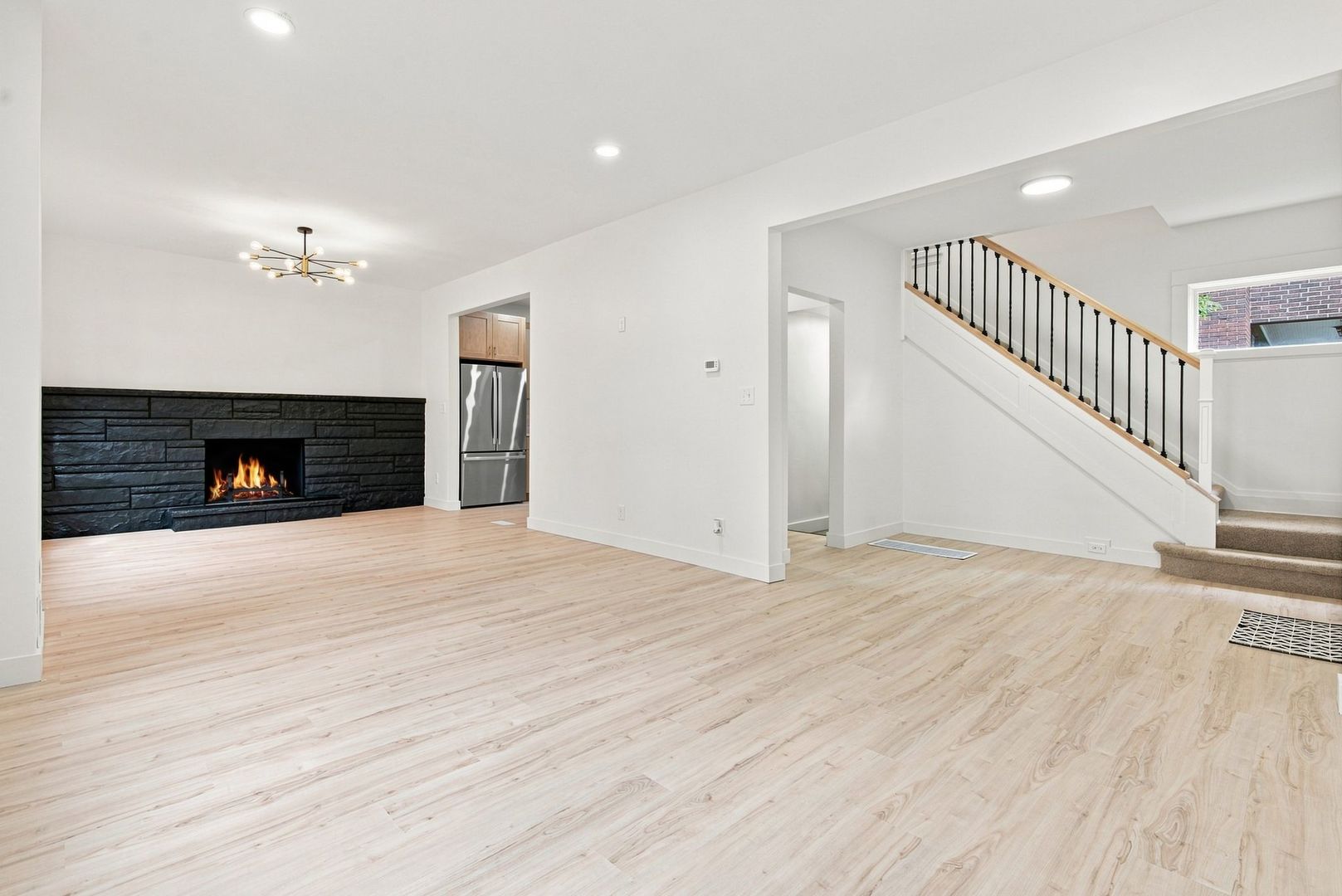 387 S Evergreen Avenue Property Photo 11