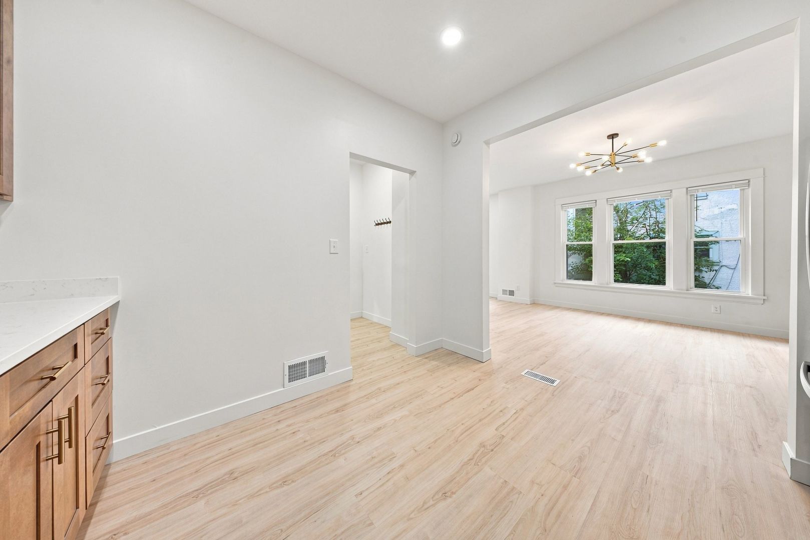 387 S Evergreen Avenue Property Photo 14