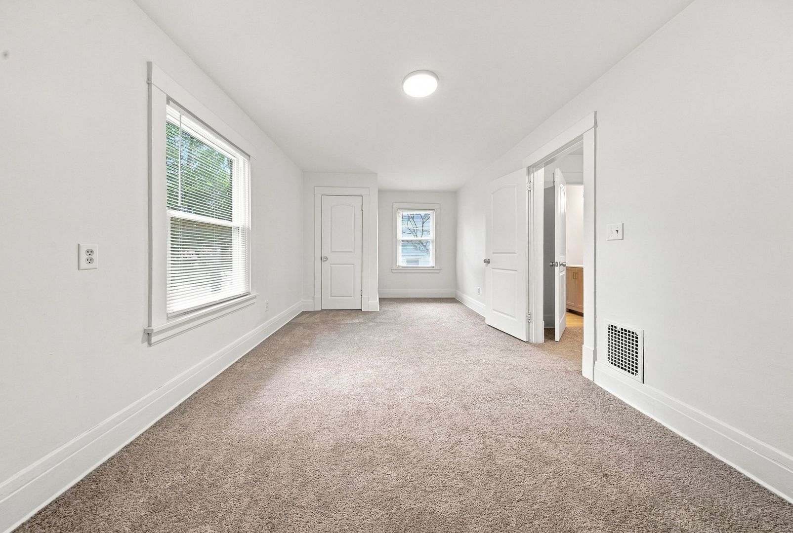 387 S Evergreen Avenue Property Photo 21