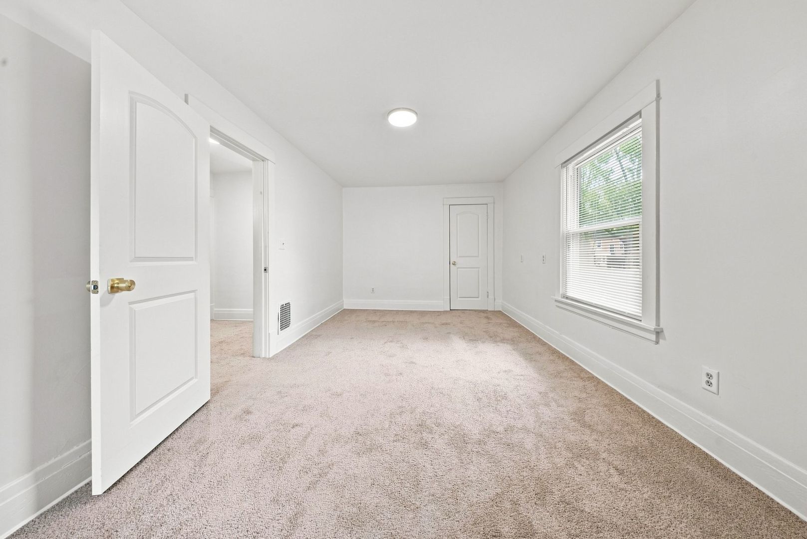 387 S Evergreen Avenue Property Photo 22