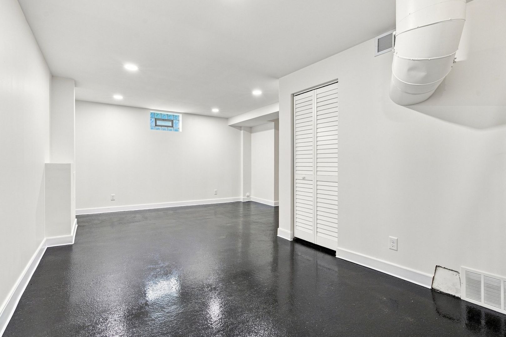387 S Evergreen Avenue Property Photo 27