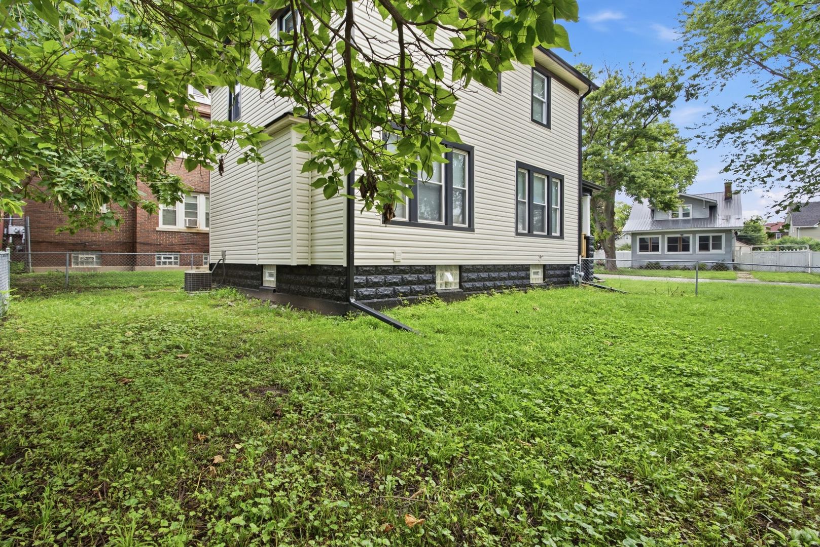 387 S Evergreen Avenue Property Photo 33