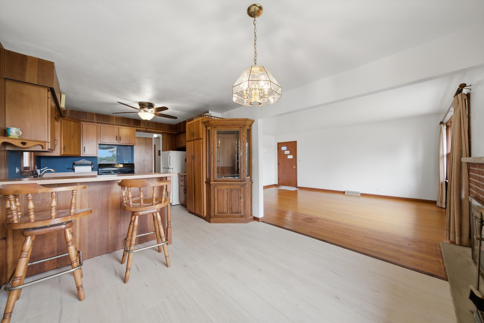 39181 N Cedar Crest Drive Property Photo 8