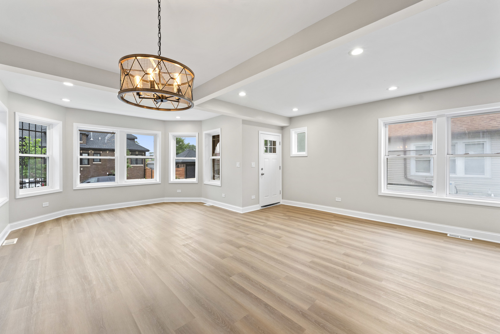 1653 W 92nd Street Property Photo 2