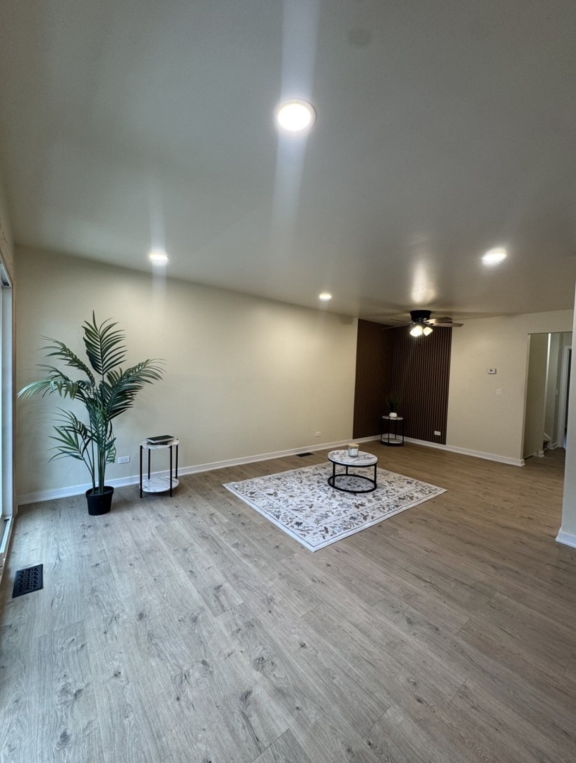 328 Ottawa Drive Property Photo 2