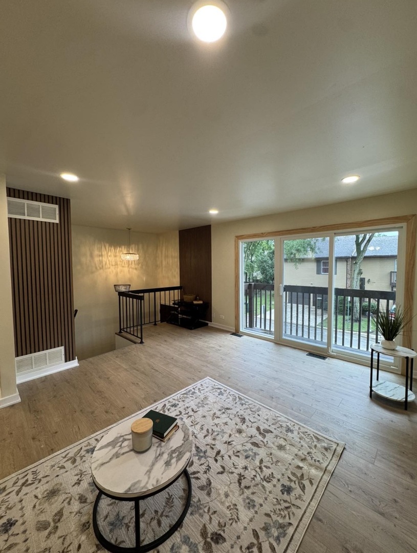 328 Ottawa Drive Property Photo 4