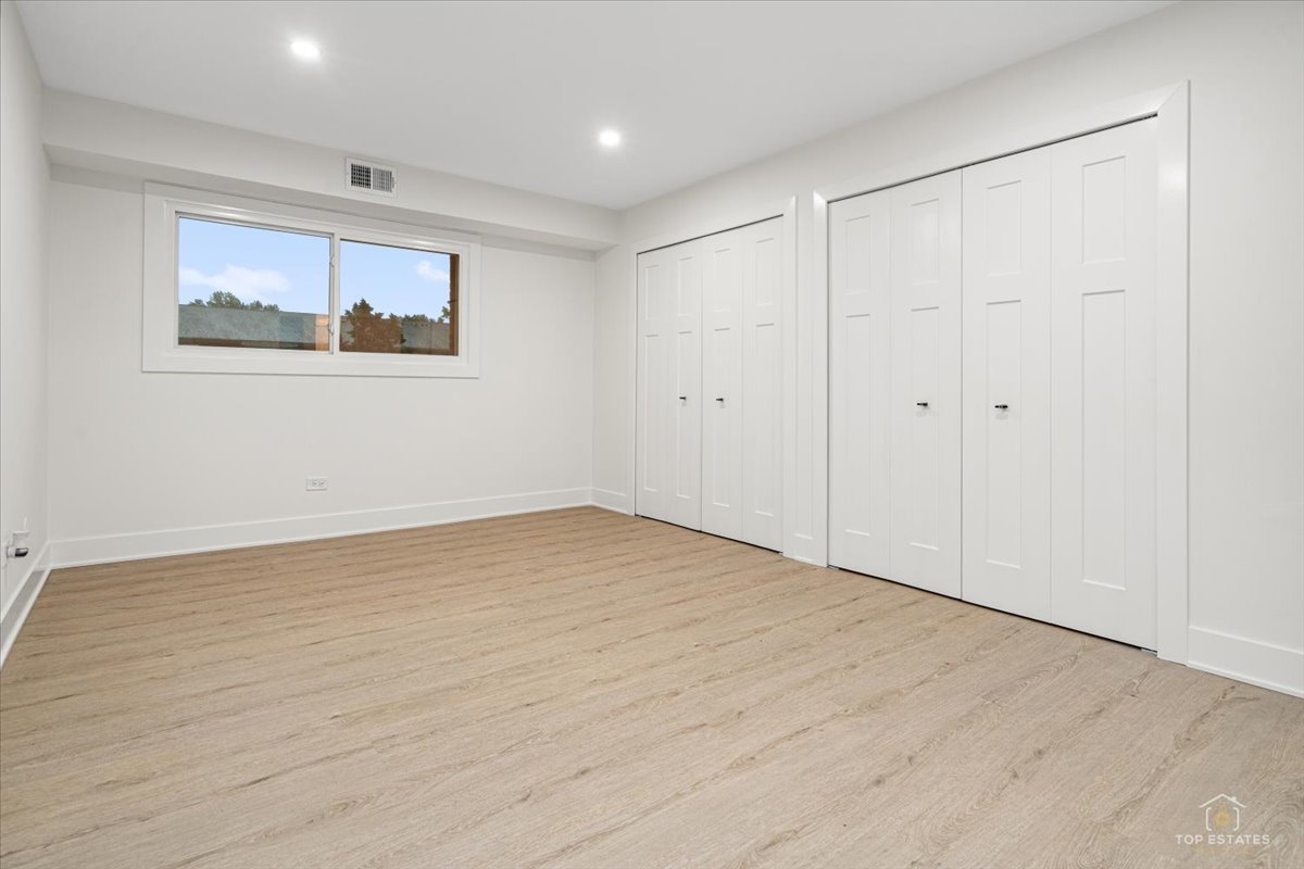 12733837 Property Photo 14