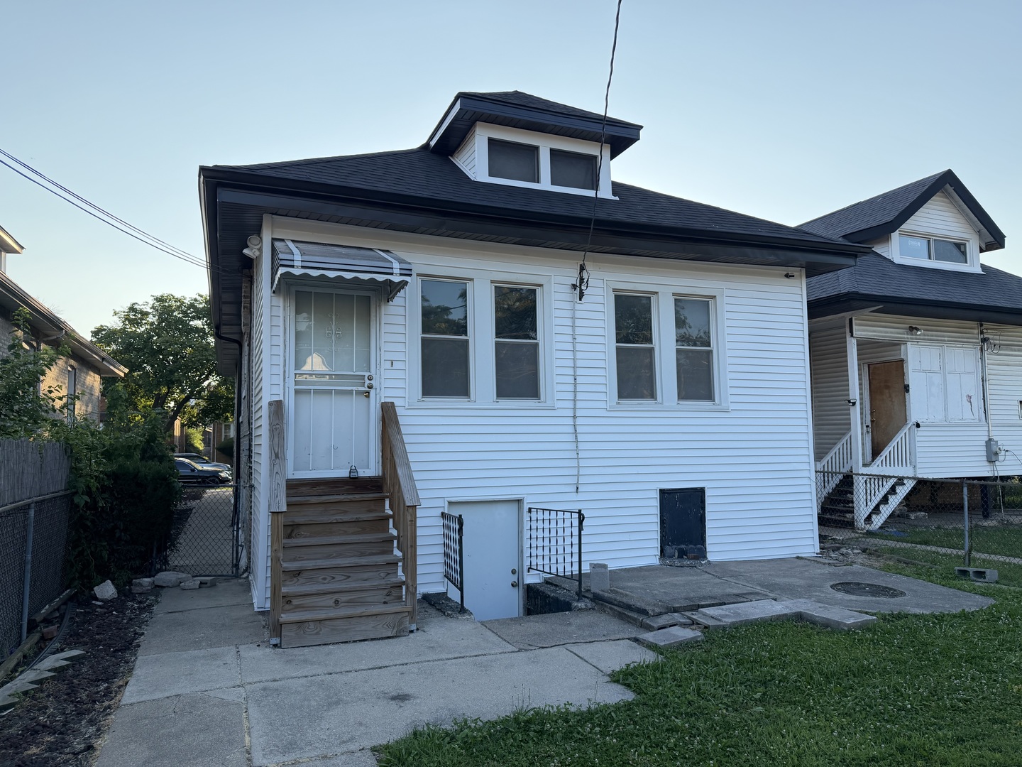 8753 S Laflin Street Property Photo 15