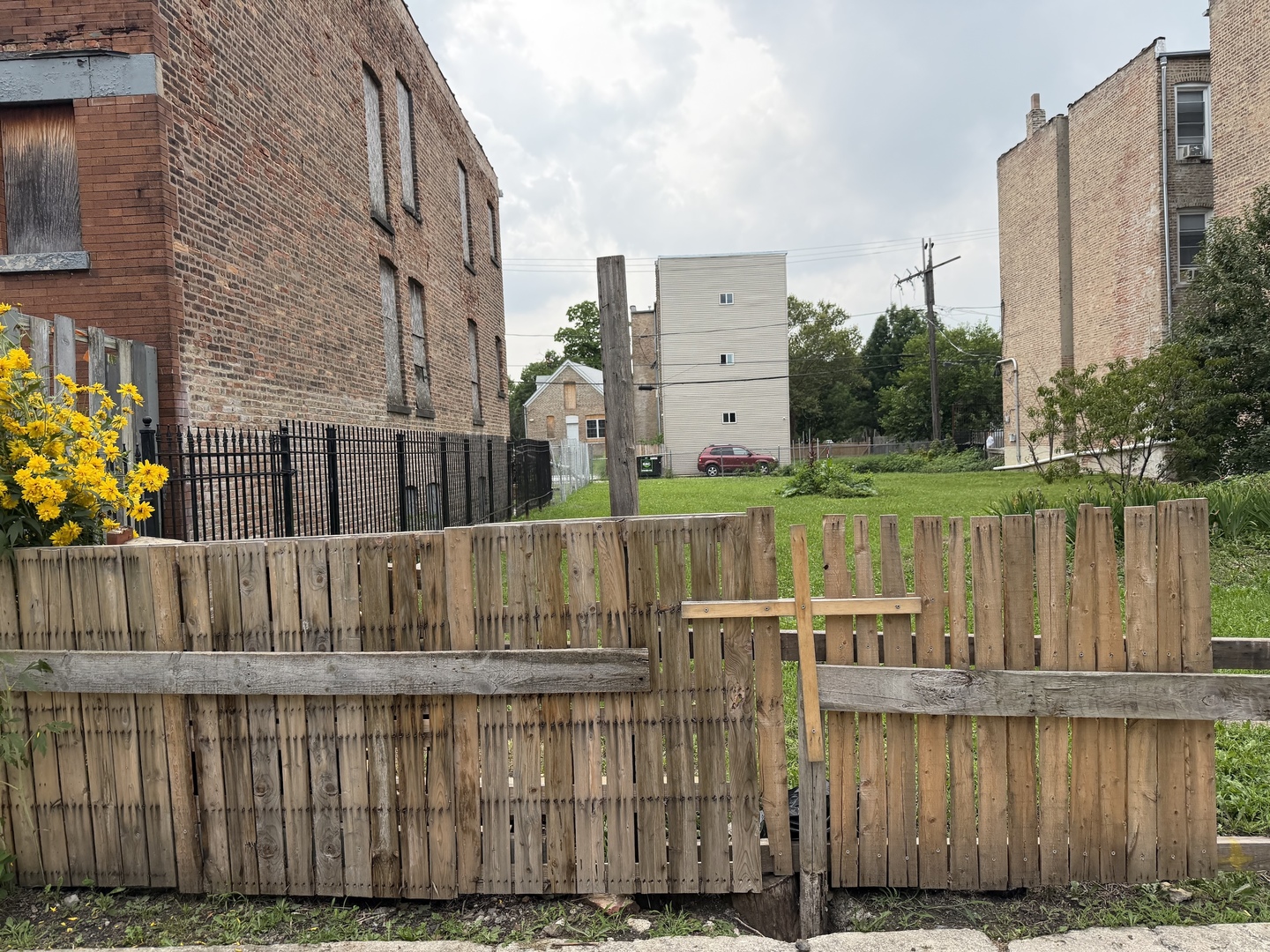 1506 S Lawndale Avenue Property Photo 1