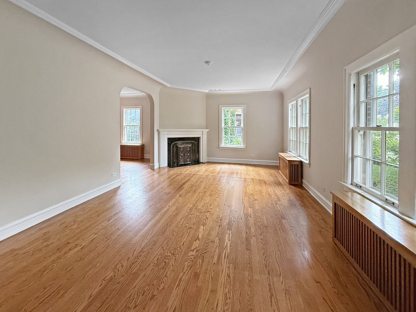 1016 Belleforte Avenue Property Photo 4