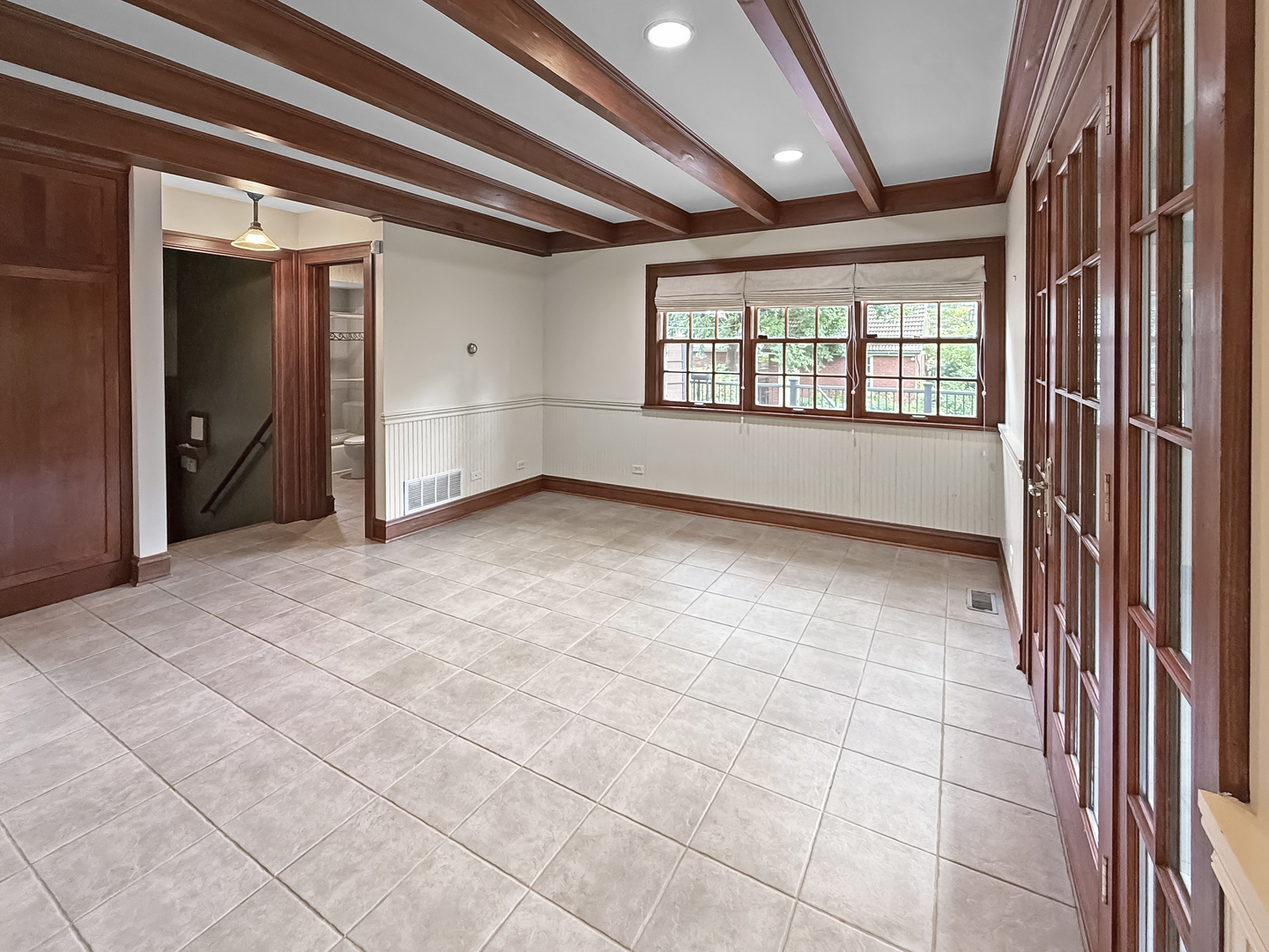 1016 Belleforte Avenue Property Photo 14