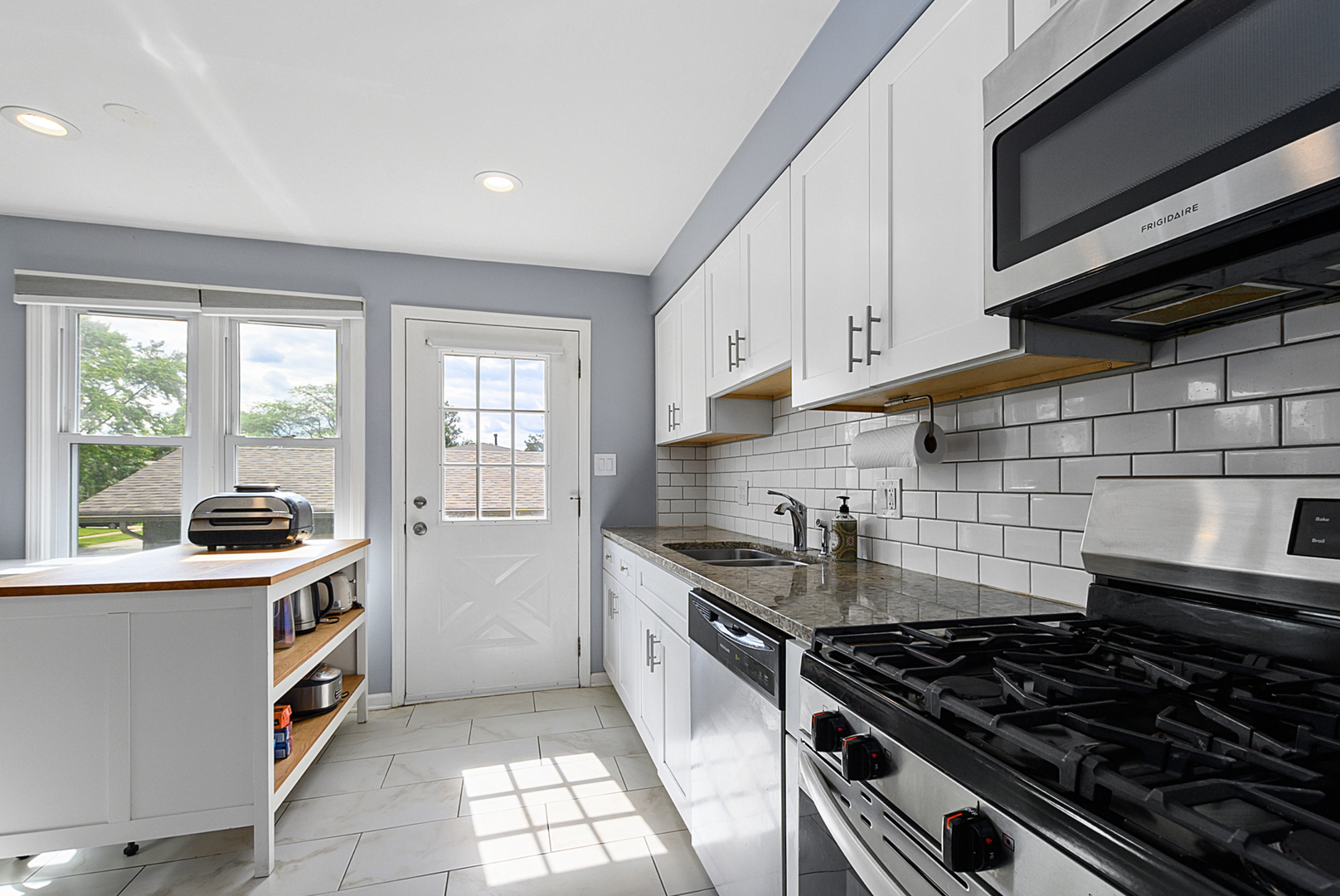 16242 Olcott Avenue Property Photo 6