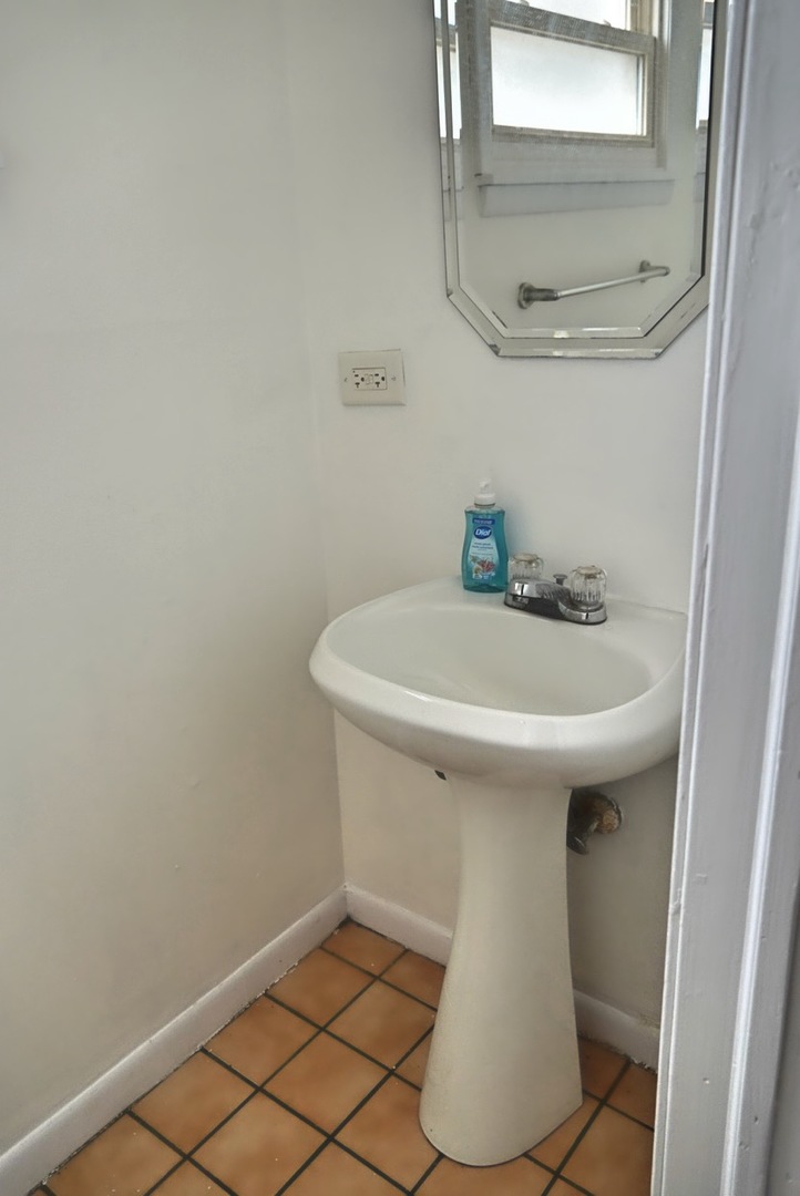 1023 Ashridge Lane Property Photo 10